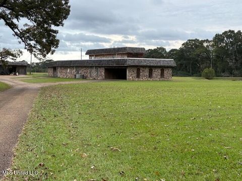 Homes For Sale - 113 Brantley Drive<br/> Forest, MS 39074