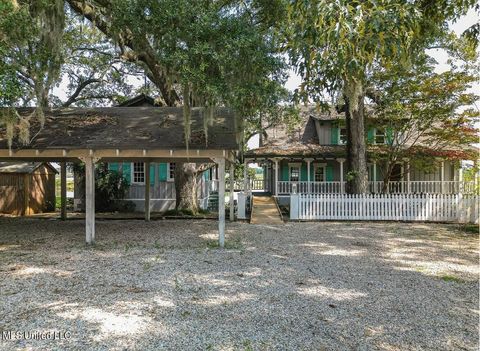 Single Family Residence in Biloxi MS 2310 Country Club Lane.jpg