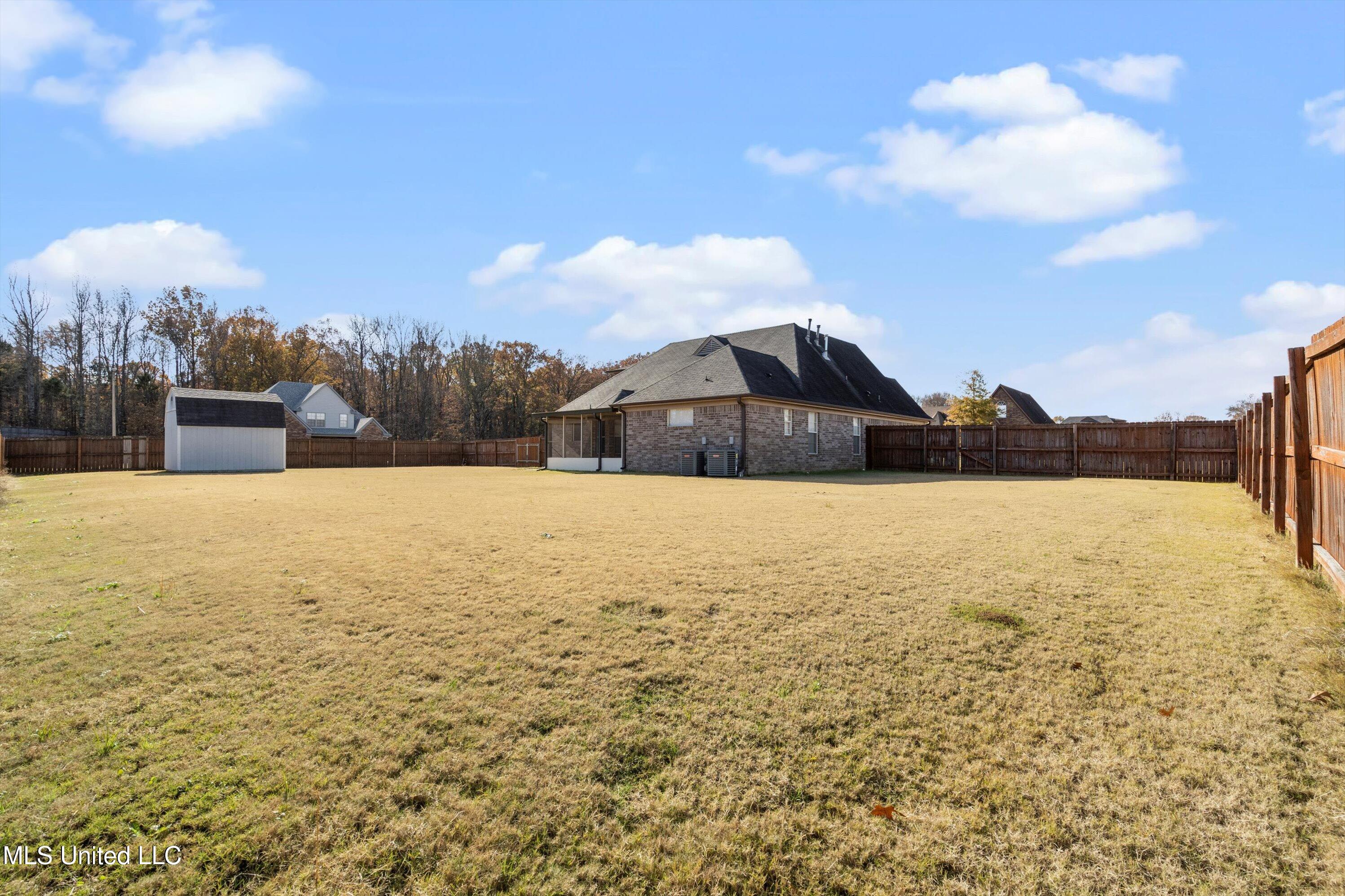 2736 Flora Lee Drive, Nesbit, Mississippi image 33