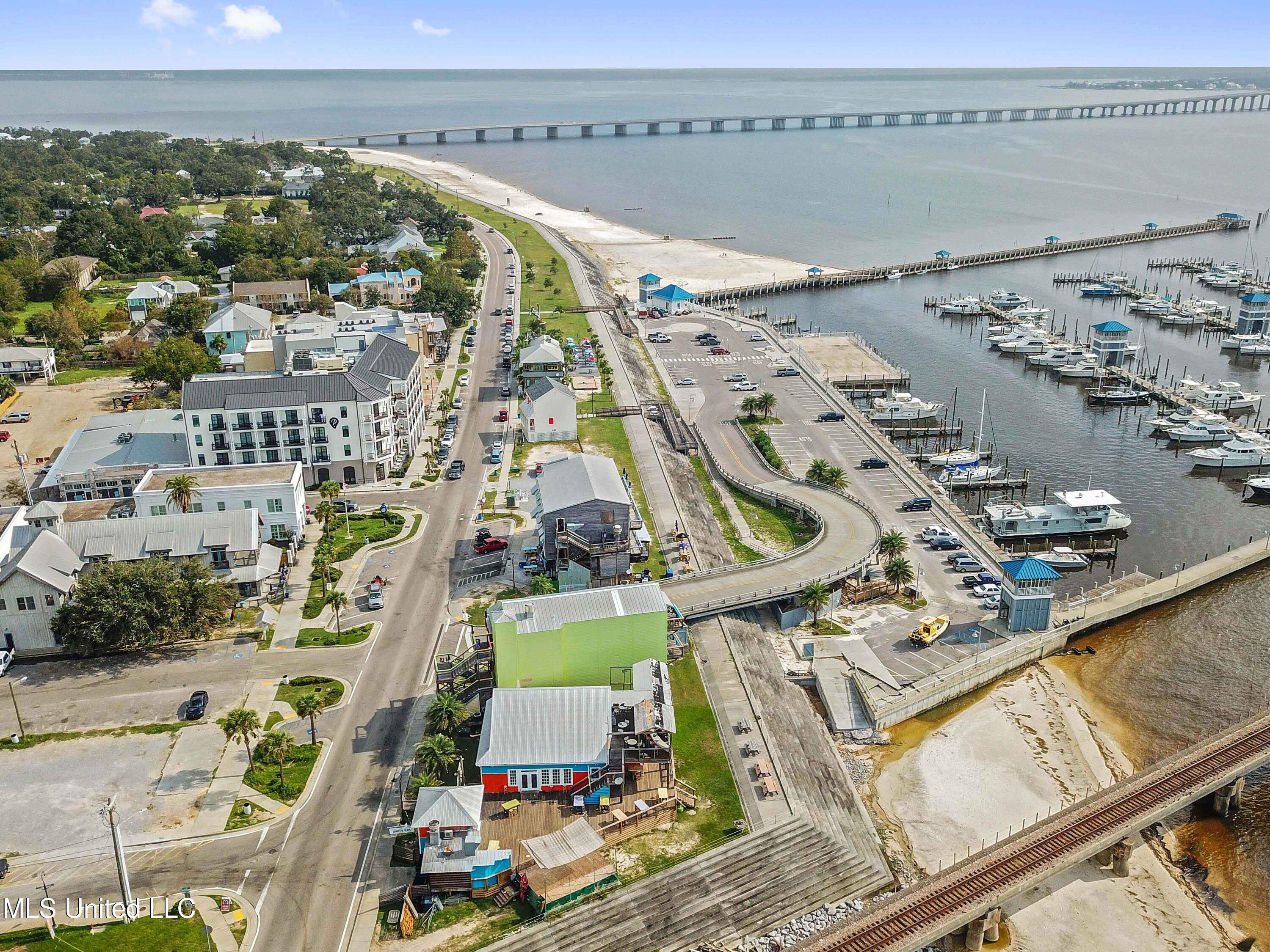 212 Union Street, Bay Saint Louis, Mississippi image 36