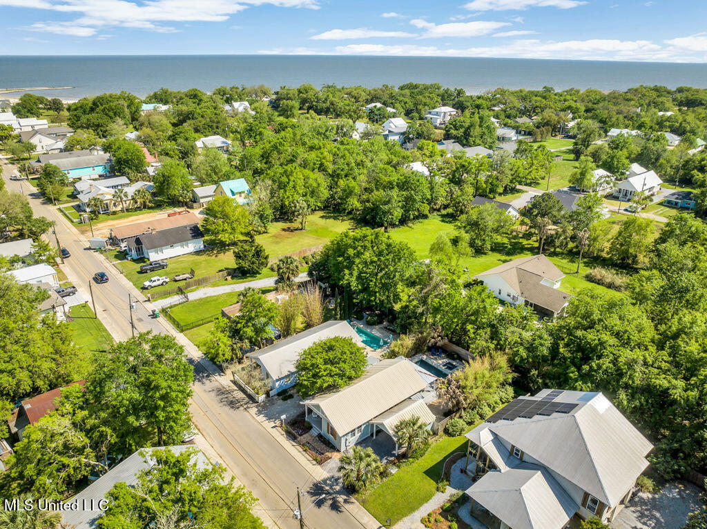 234 Washington Street, Bay Saint Louis, Mississippi image 39