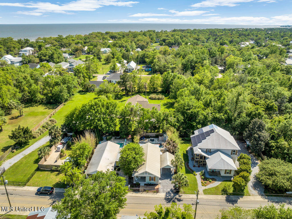 234 Washington Street, Bay Saint Louis, Mississippi image 38