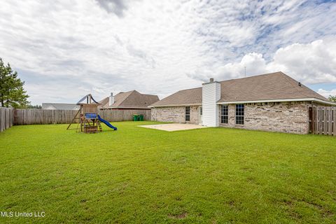 Single Family Residence in Ocean Springs MS 2413 Paula Circle 42.jpg