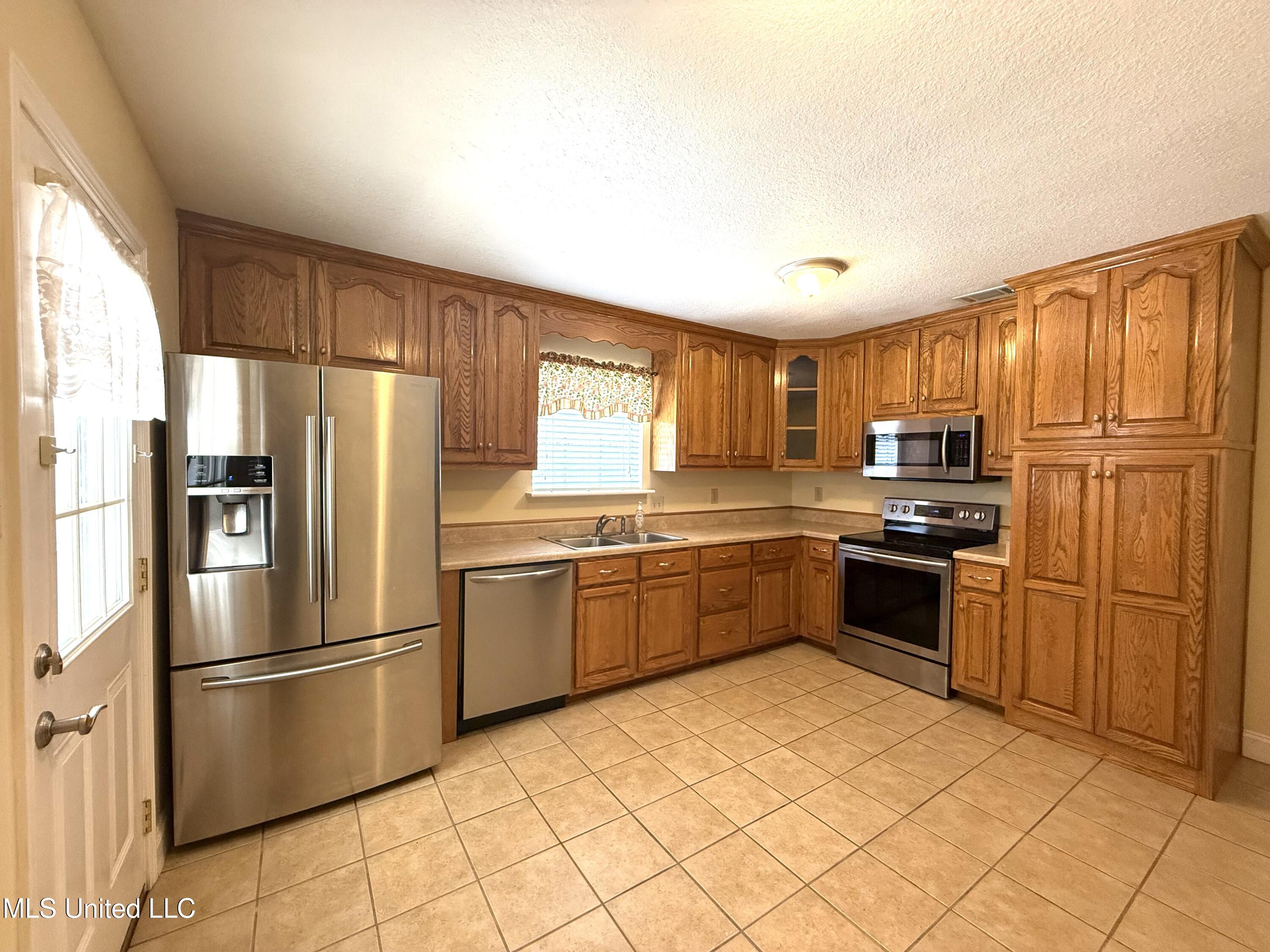 1606 Woodhaven Street, Pascagoula, Mississippi image 3