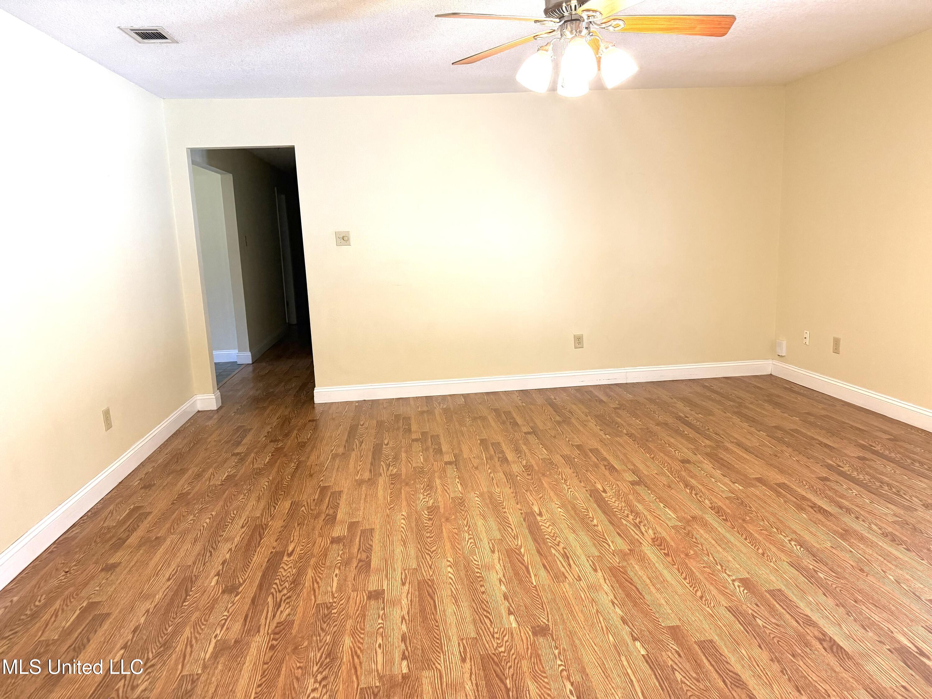 1606 Woodhaven Street, Pascagoula, Mississippi image 22