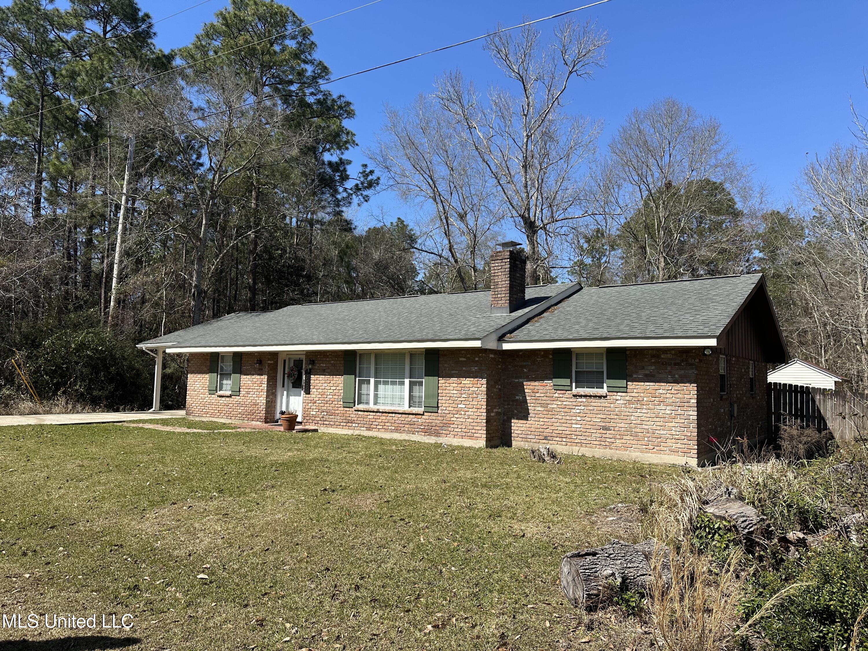 6323 Anela Drive, Diamondhead, Mississippi image 2