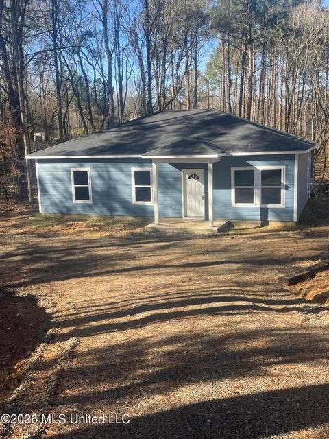 Homes For Sale - 127 Ridge Road<br/> Tate County, Sarah, MS 38665