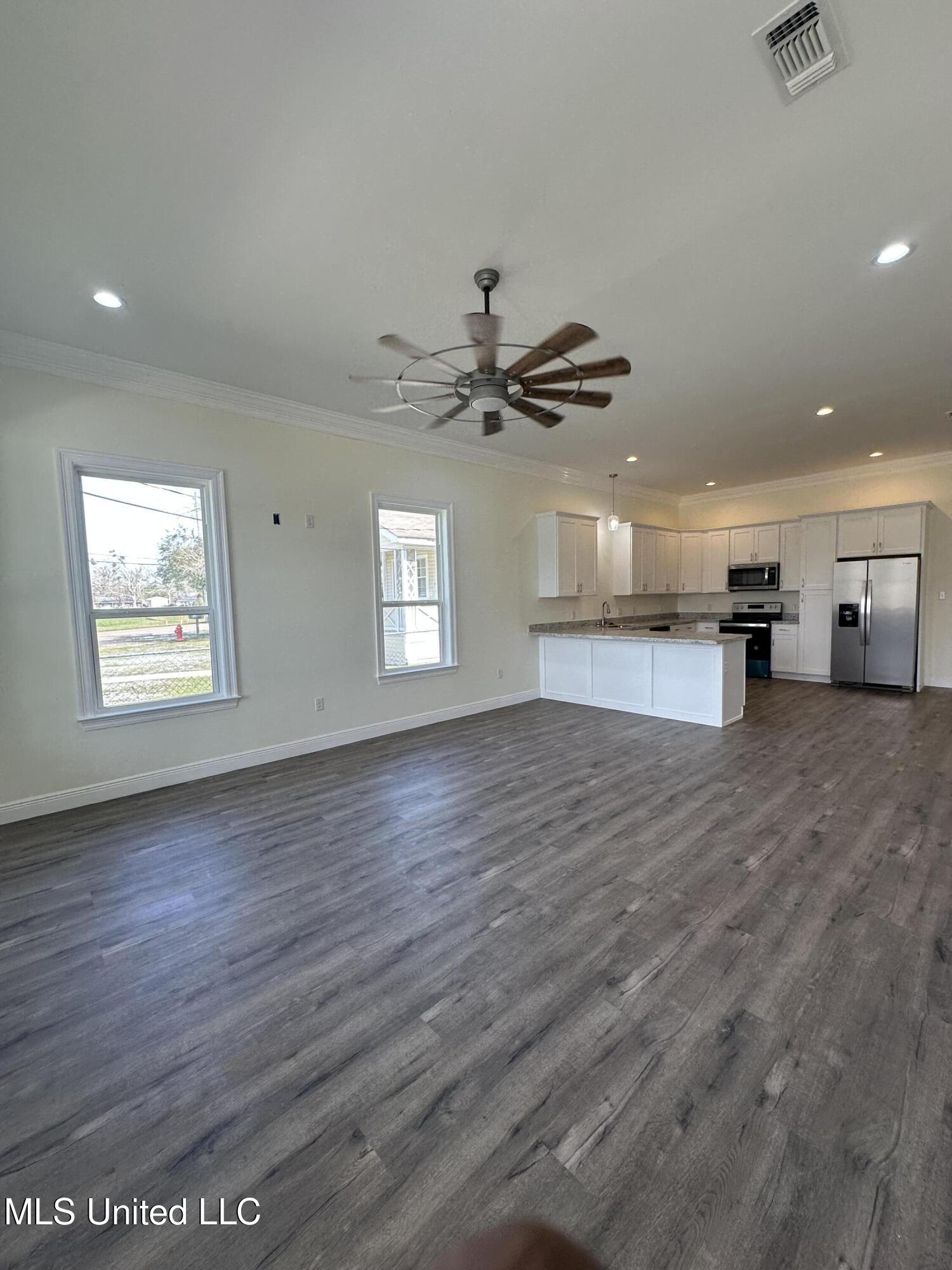 821 Central Avenue, Bay Saint Louis, Mississippi image 4