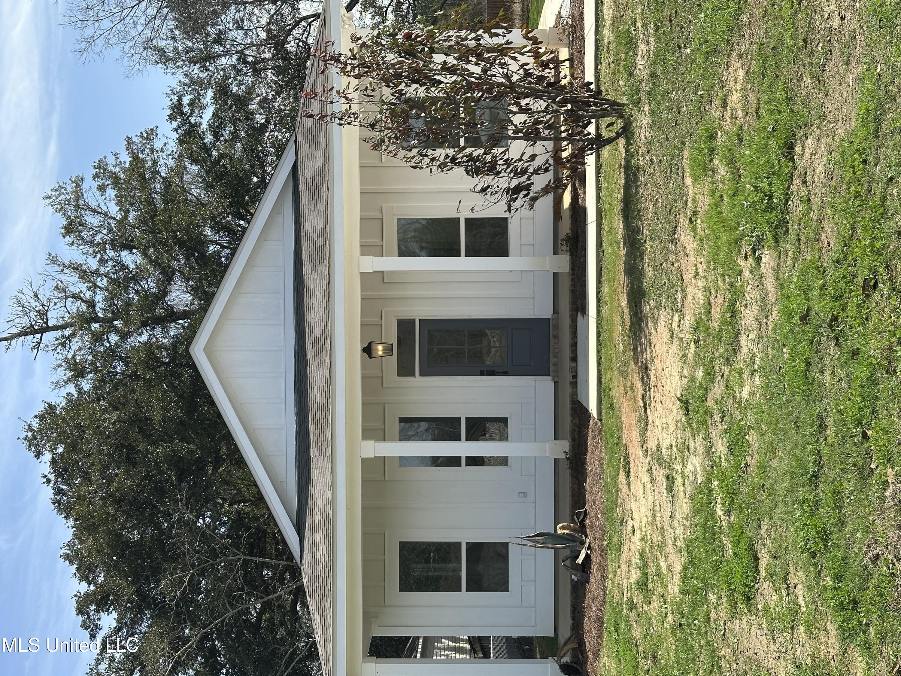821 Central Avenue, Bay Saint Louis, Mississippi image 1