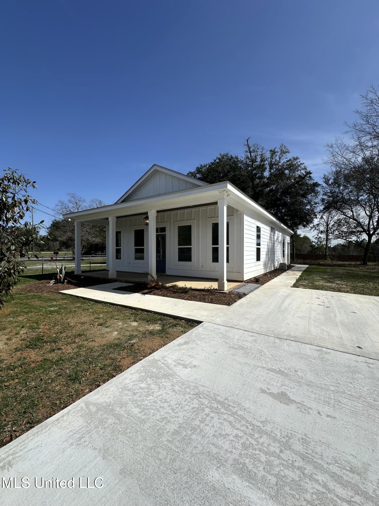 821 Central Avenue, Bay Saint Louis, Mississippi image 18