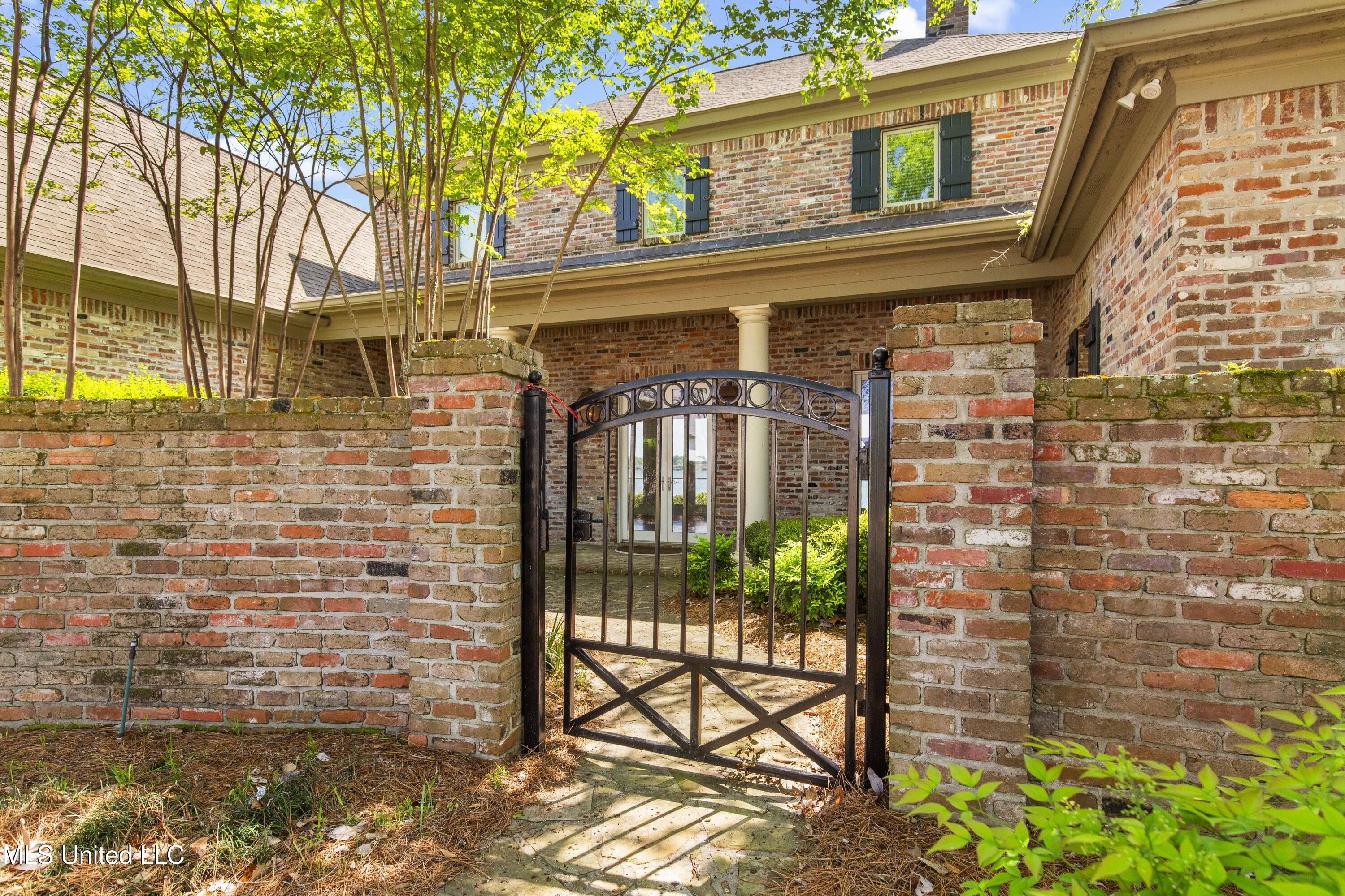 230 Belle Pointe Circle, Madison, Mississippi image 2
