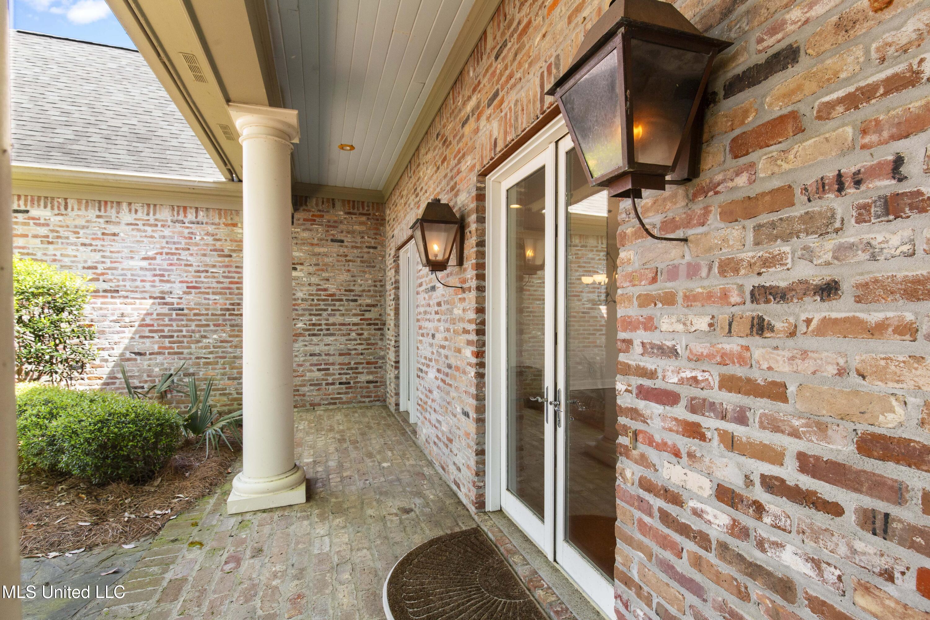 230 Belle Pointe Circle, Madison, Mississippi image 3
