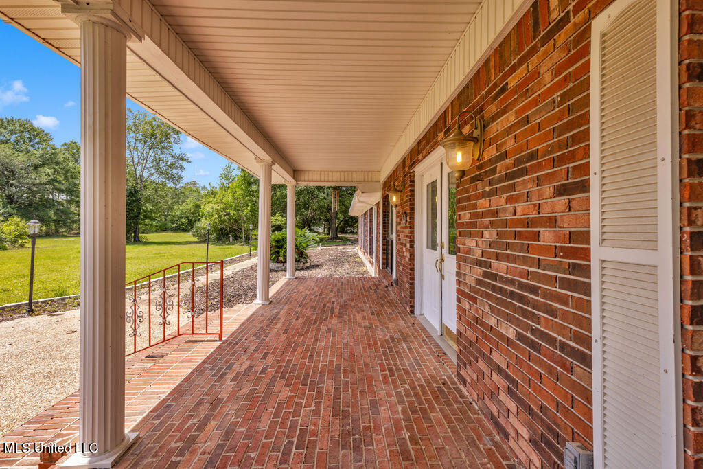 5601 Belle Vale Drive, Vancleave, Mississippi image 8