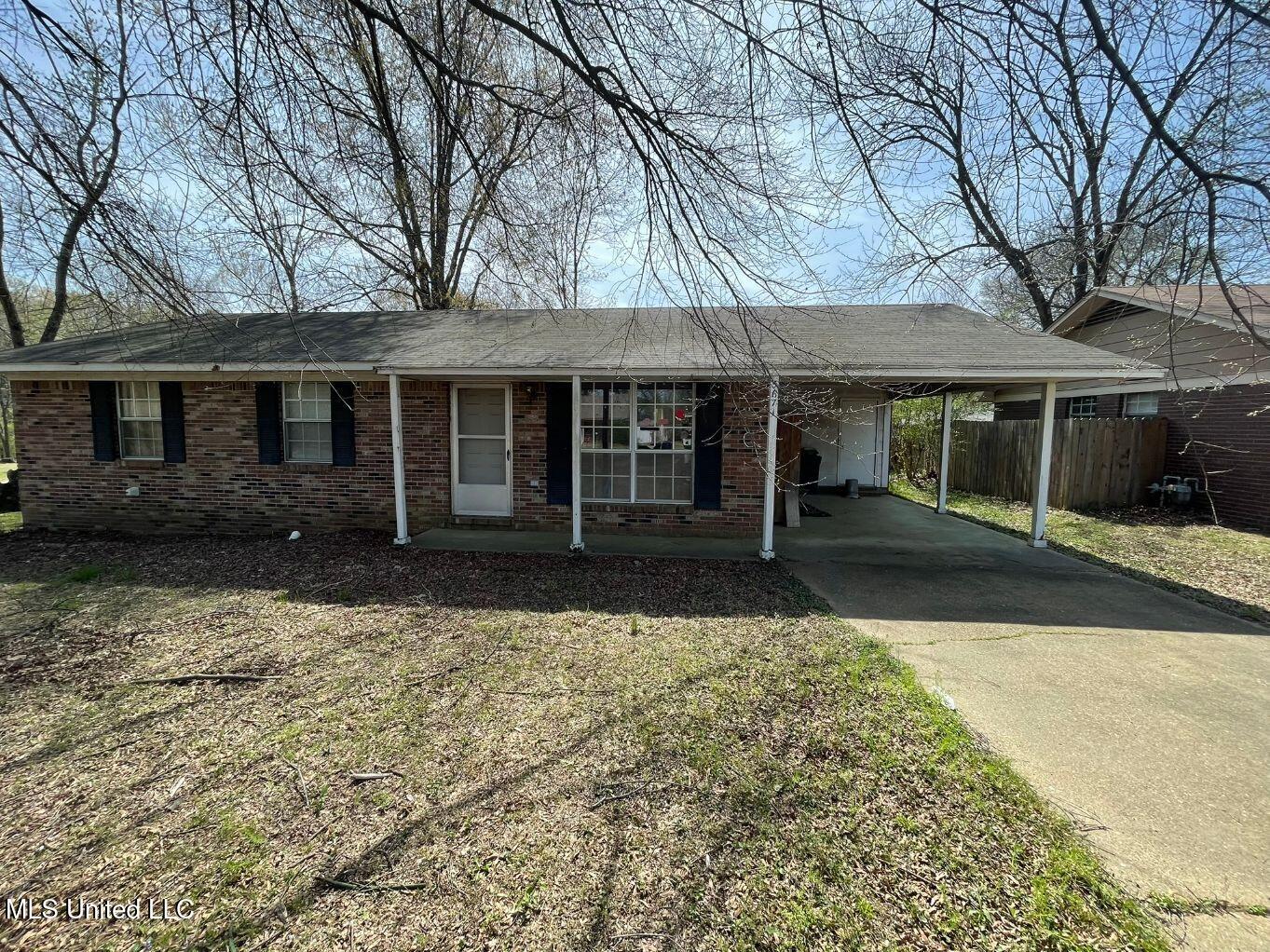 5671 Chapel Hill Drive, Horn Lake, Mississippi image 1