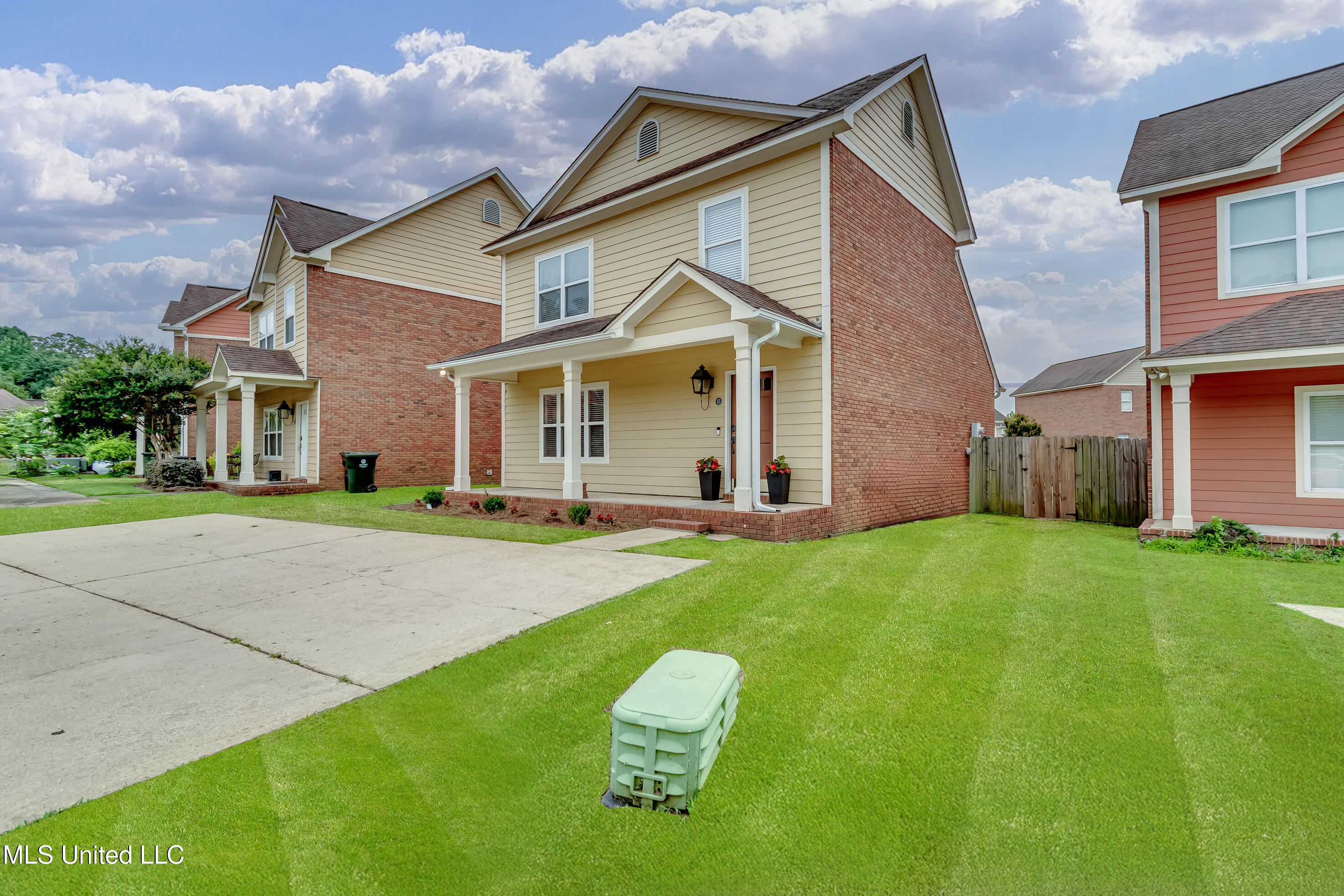 Oxford, Mississippi 38655, United States, 3 Bedrooms Bedrooms, ,4 BathroomsBathrooms,Residential,Active,175350