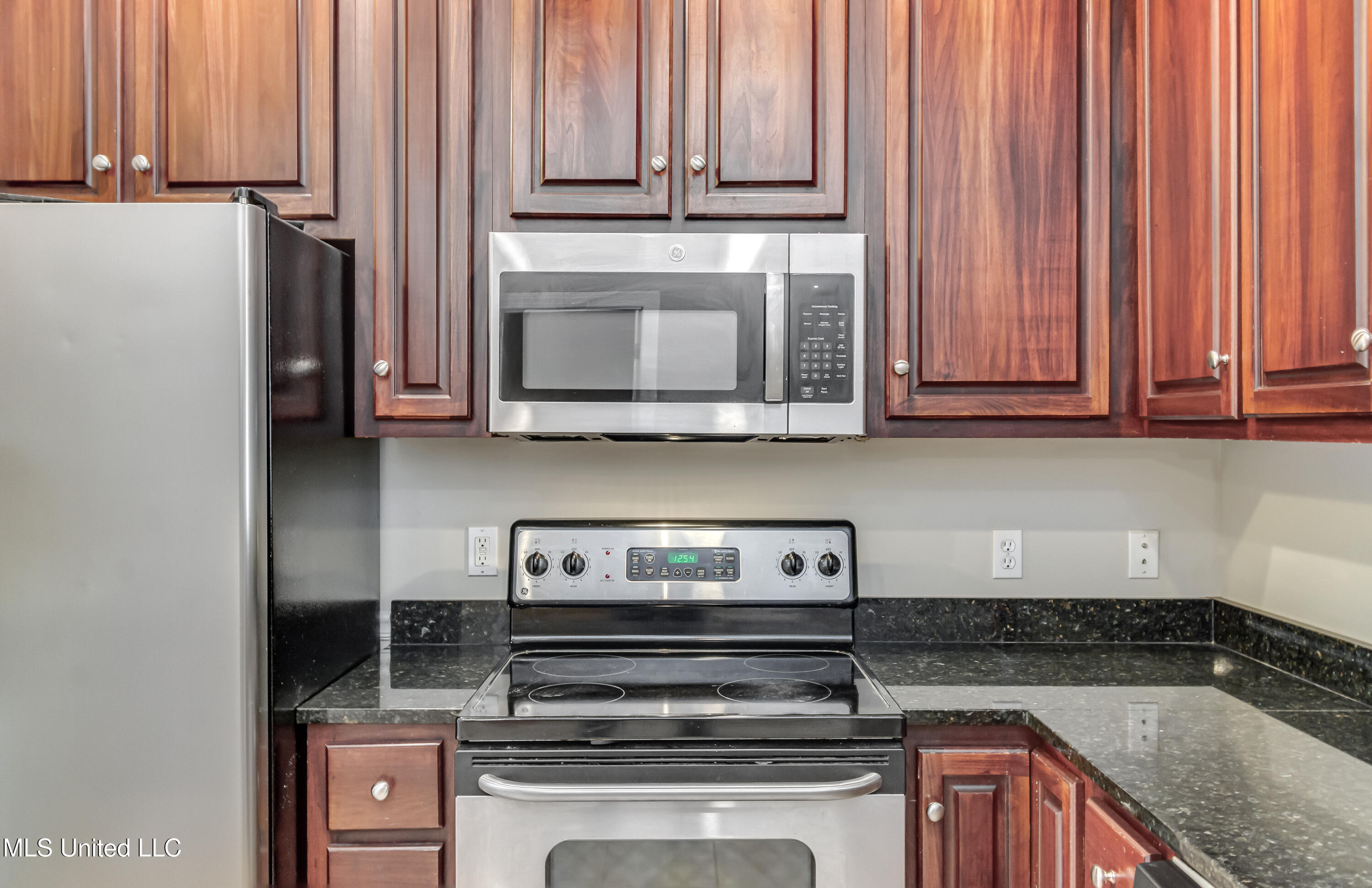 Oxford, Mississippi 38655, United States, 3 Bedrooms Bedrooms, ,4 BathroomsBathrooms,Residential,Active,175350