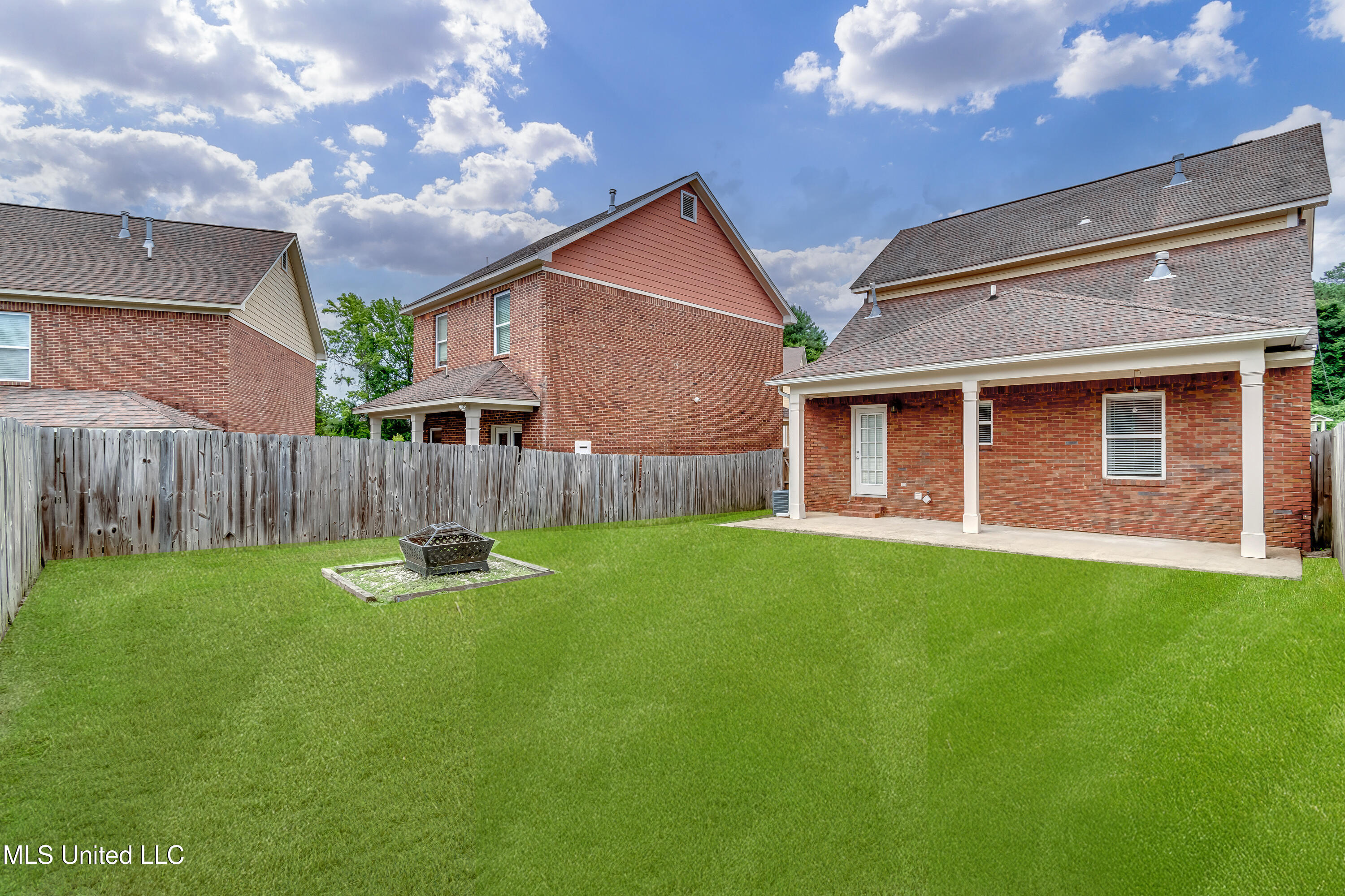 Oxford, Mississippi 38655, United States, 3 Bedrooms Bedrooms, ,4 BathroomsBathrooms,Residential,Active,175350