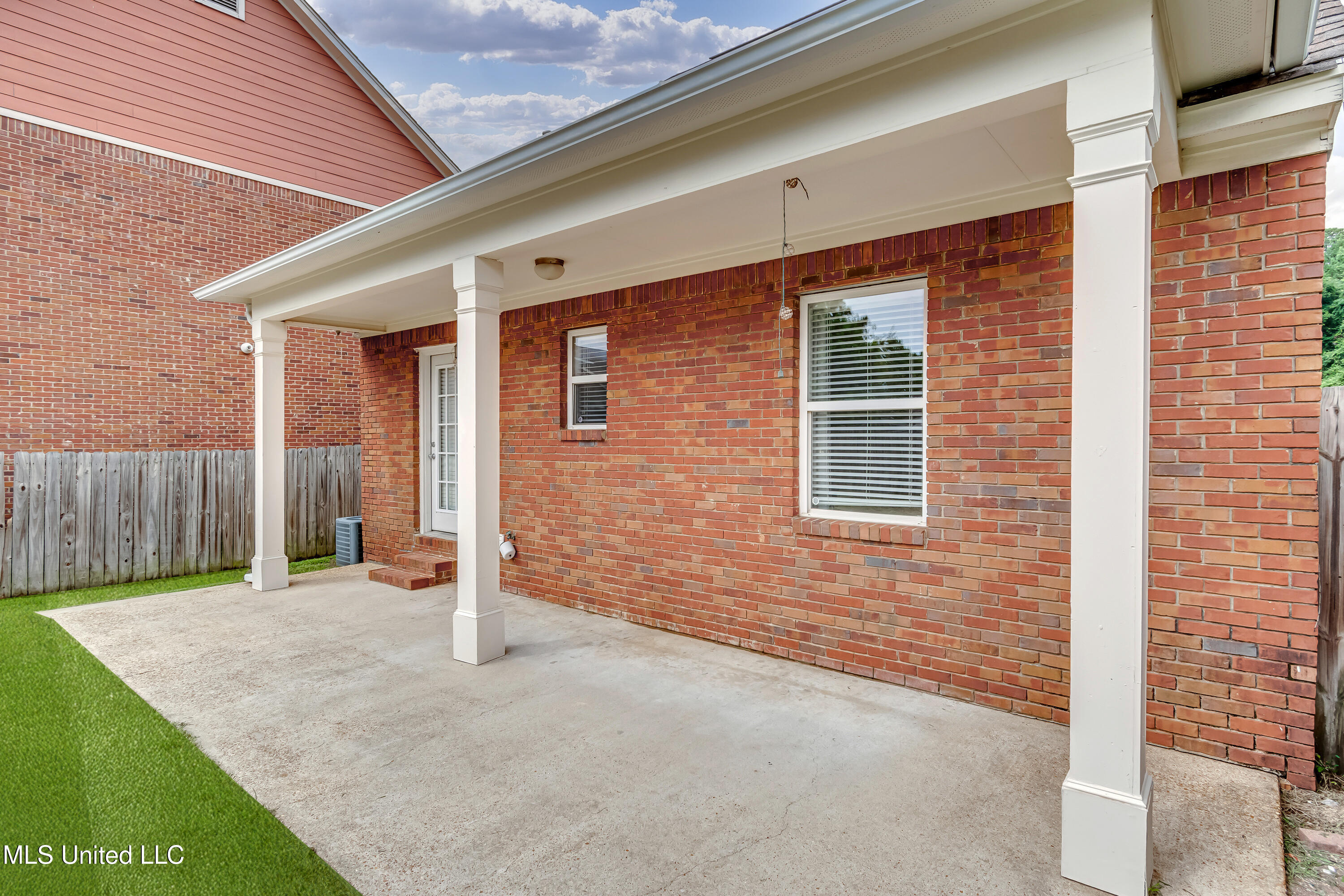 Oxford, Mississippi 38655, United States, 3 Bedrooms Bedrooms, ,4 BathroomsBathrooms,Residential,Active,175350