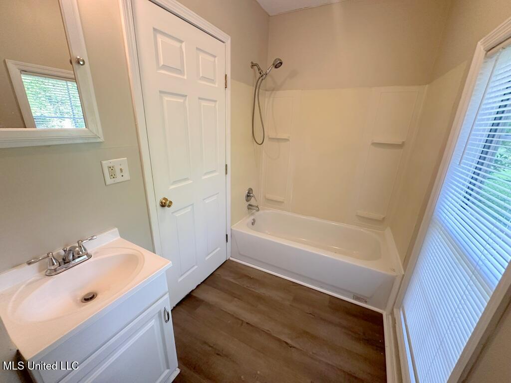 5448 Crepe Myrtle Drive, Jackson, Mississippi image 13