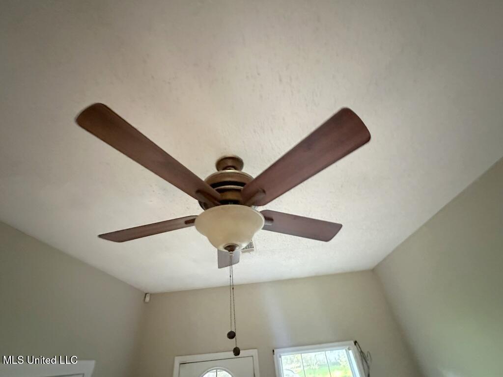 5448 Crepe Myrtle Drive, Jackson, Mississippi image 15