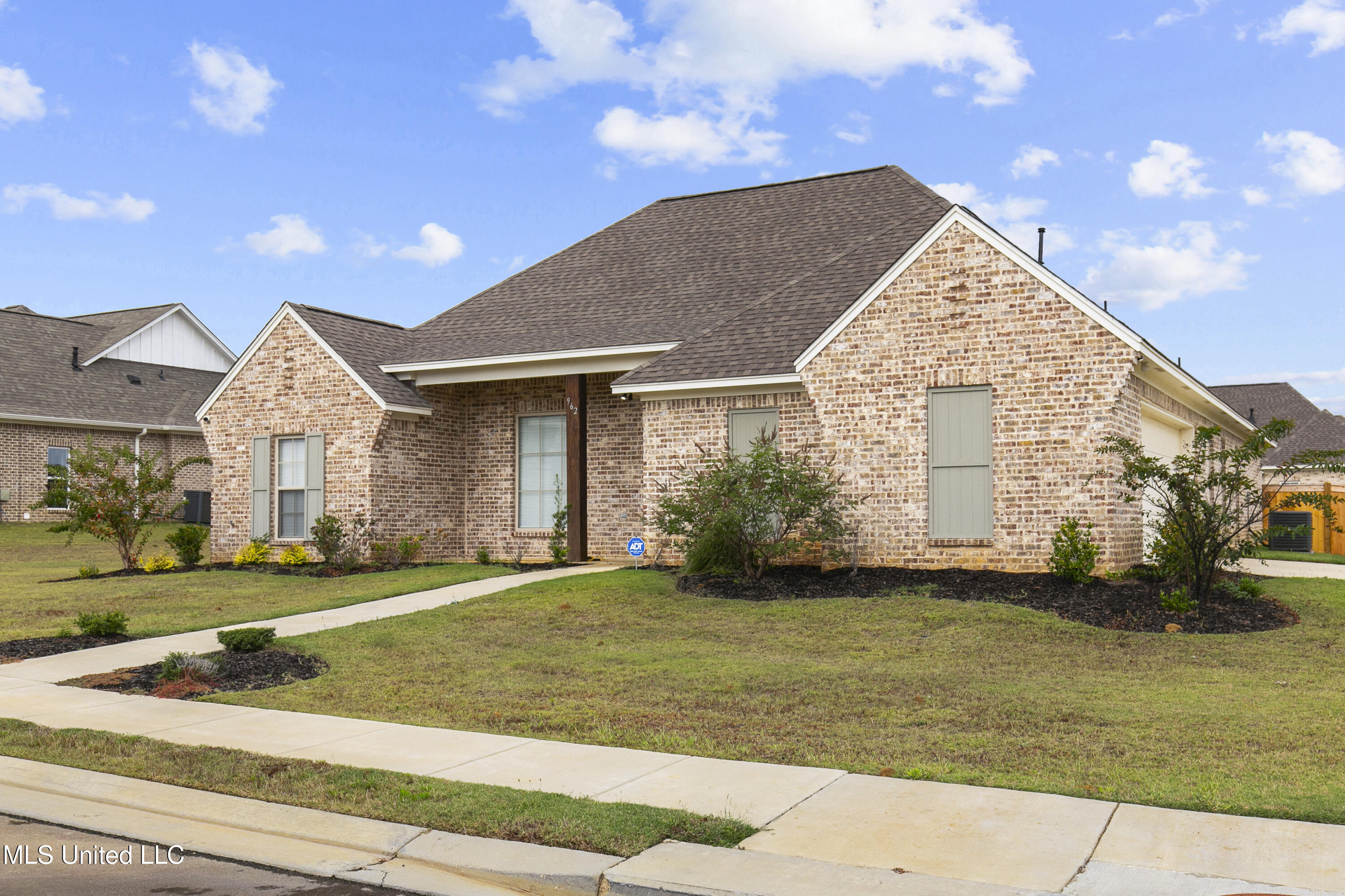 962 Glenwild Circle, Canton, Mississippi image 3