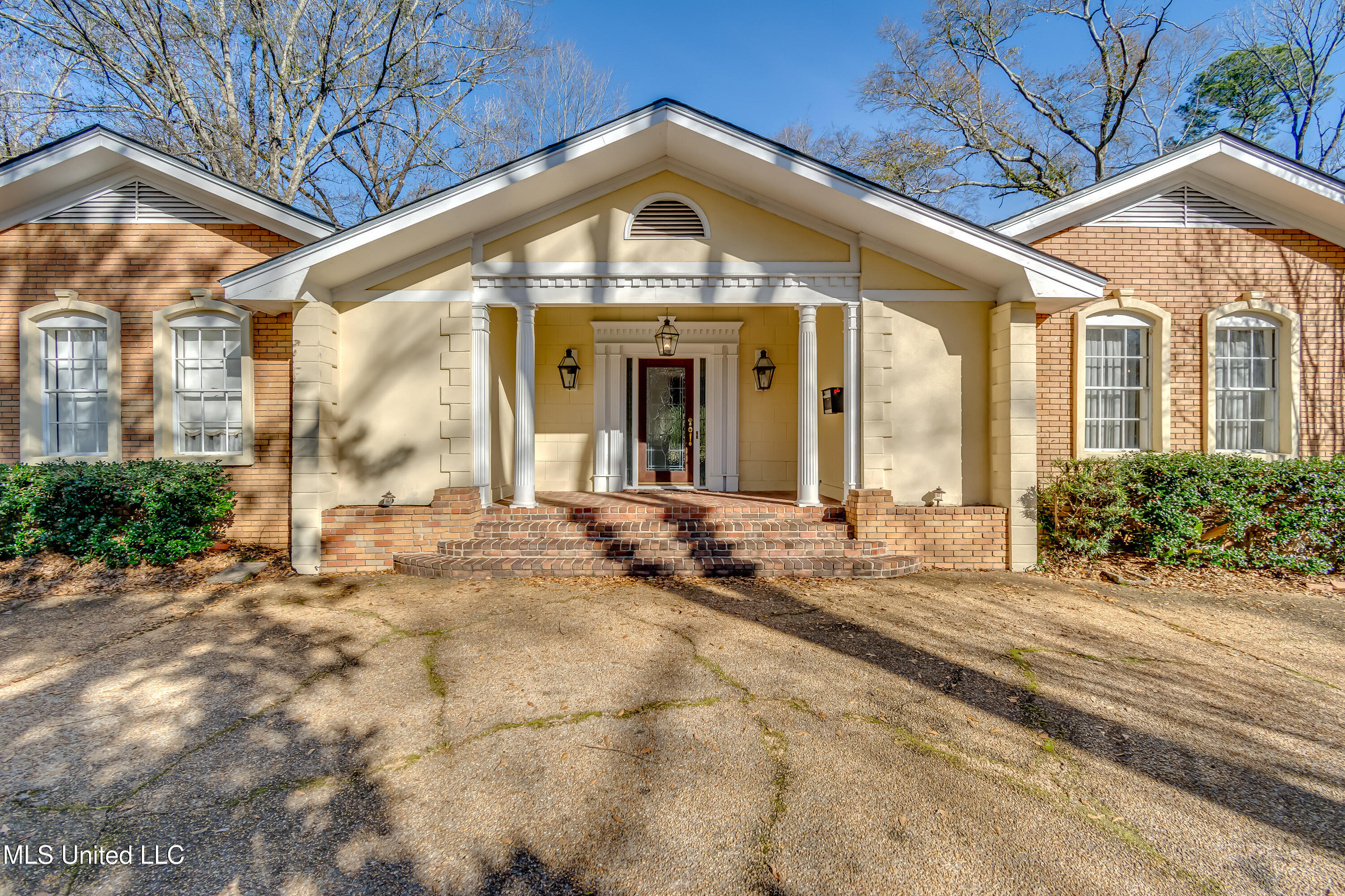 930 Buckley Drive, Jackson, Mississippi image 3