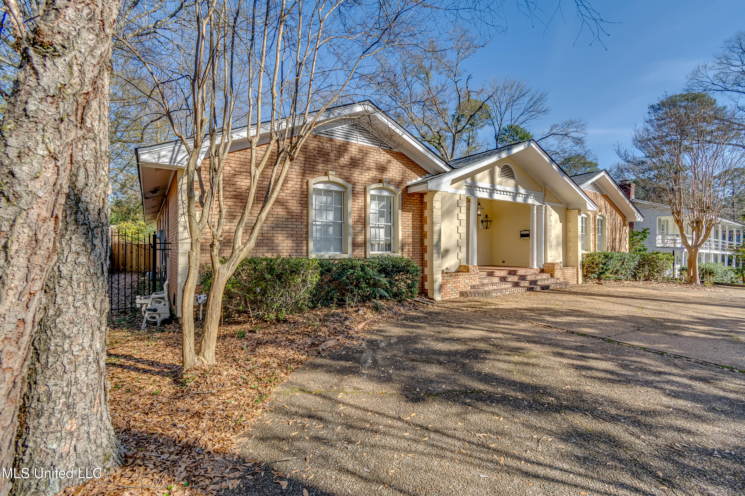 930 Buckley Drive, Jackson, Mississippi image 4