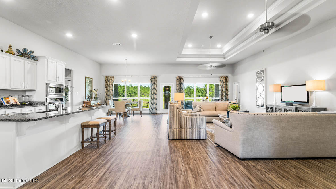 6637 Palm Pointe Drive