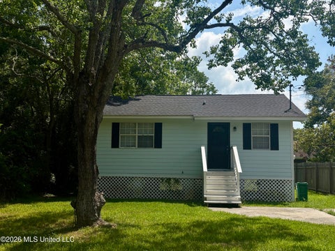 Homes For Sale - 2306 Lewis Avenue<br/> Jackson County, Pascagoula, MS 39567