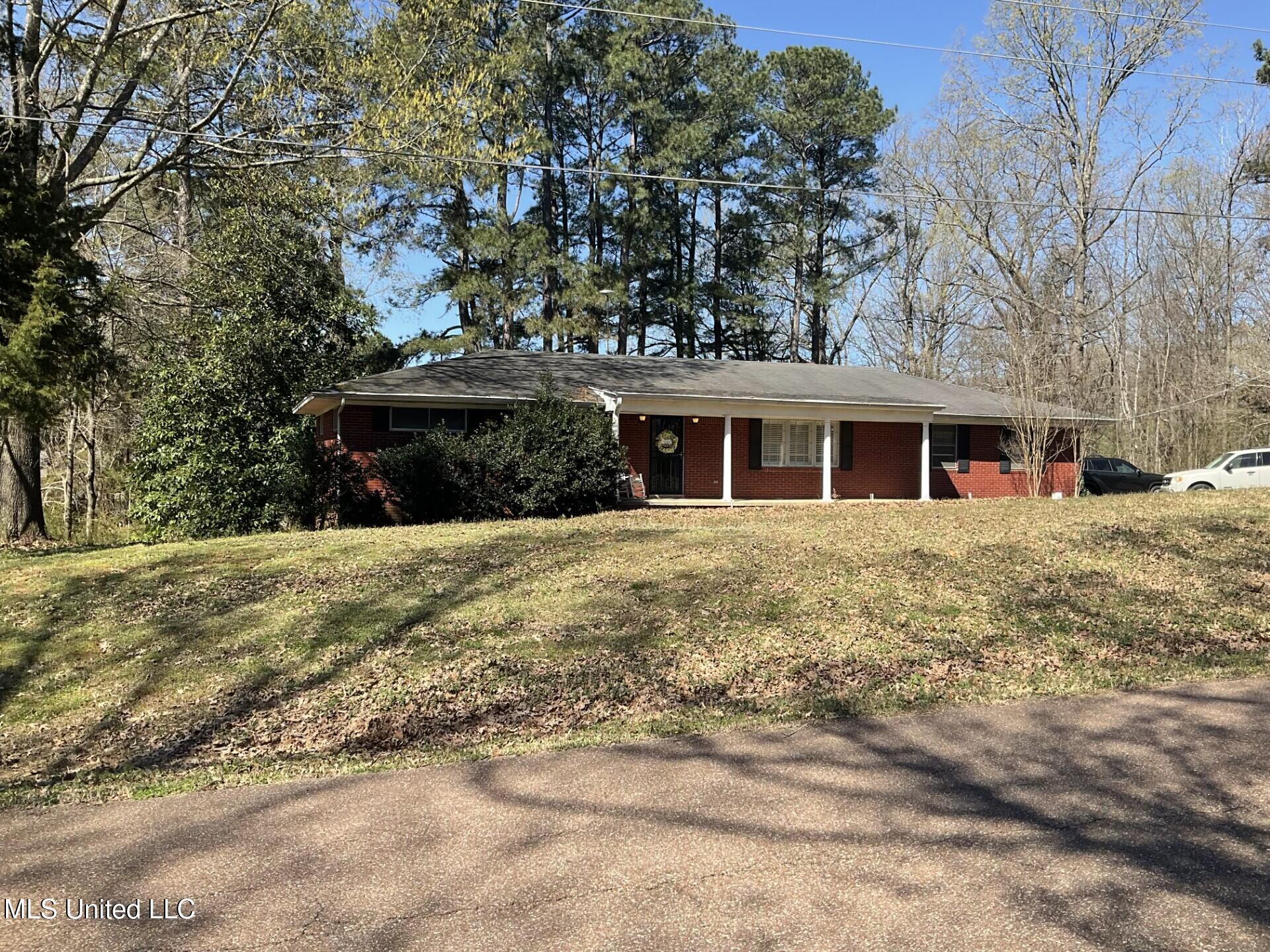 6776 Whippoorwill Road, Olive Branch, Mississippi image 1
