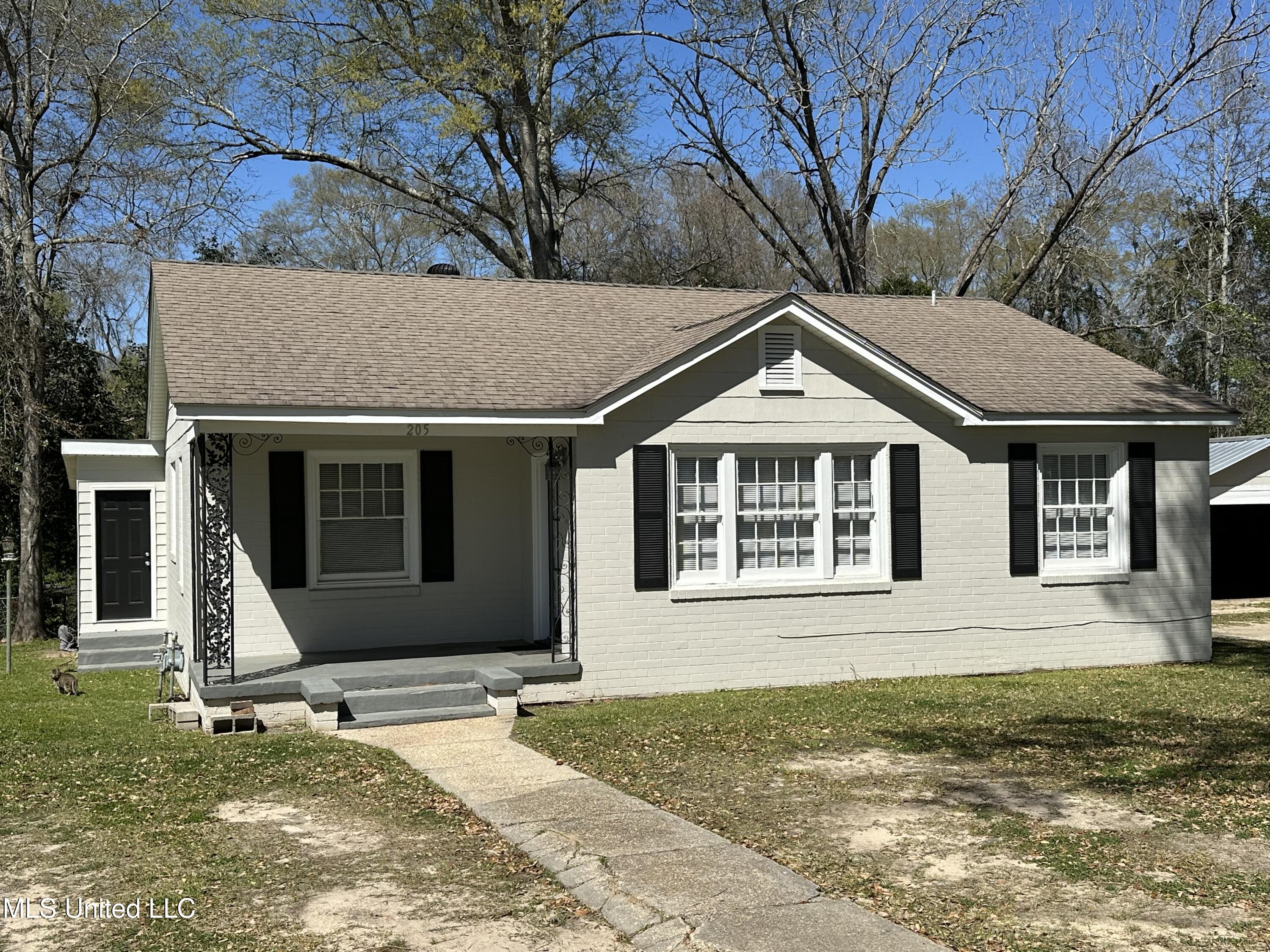 205 E Smith Street, Picayune, Mississippi image 4