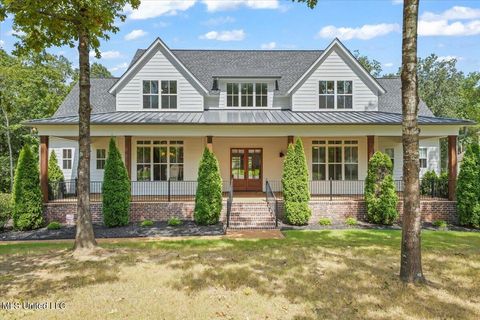 Homes For Sale - 6264 Valley Oaks Drive<br/> Olive Branch, MS 38654