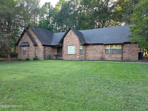 Homes For Sale - 8625 Deer Creek Circle<br/> Olive Branch, MS 38654