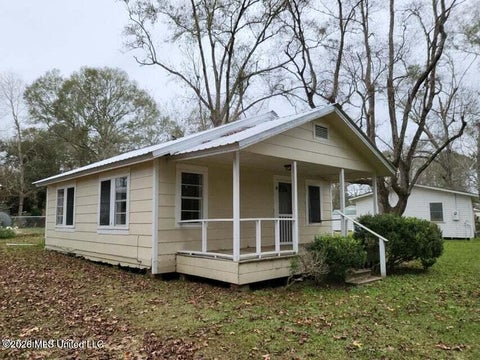 Homes For Rent - 105 Florida Avenue<br/> Leakesville, MS 39451