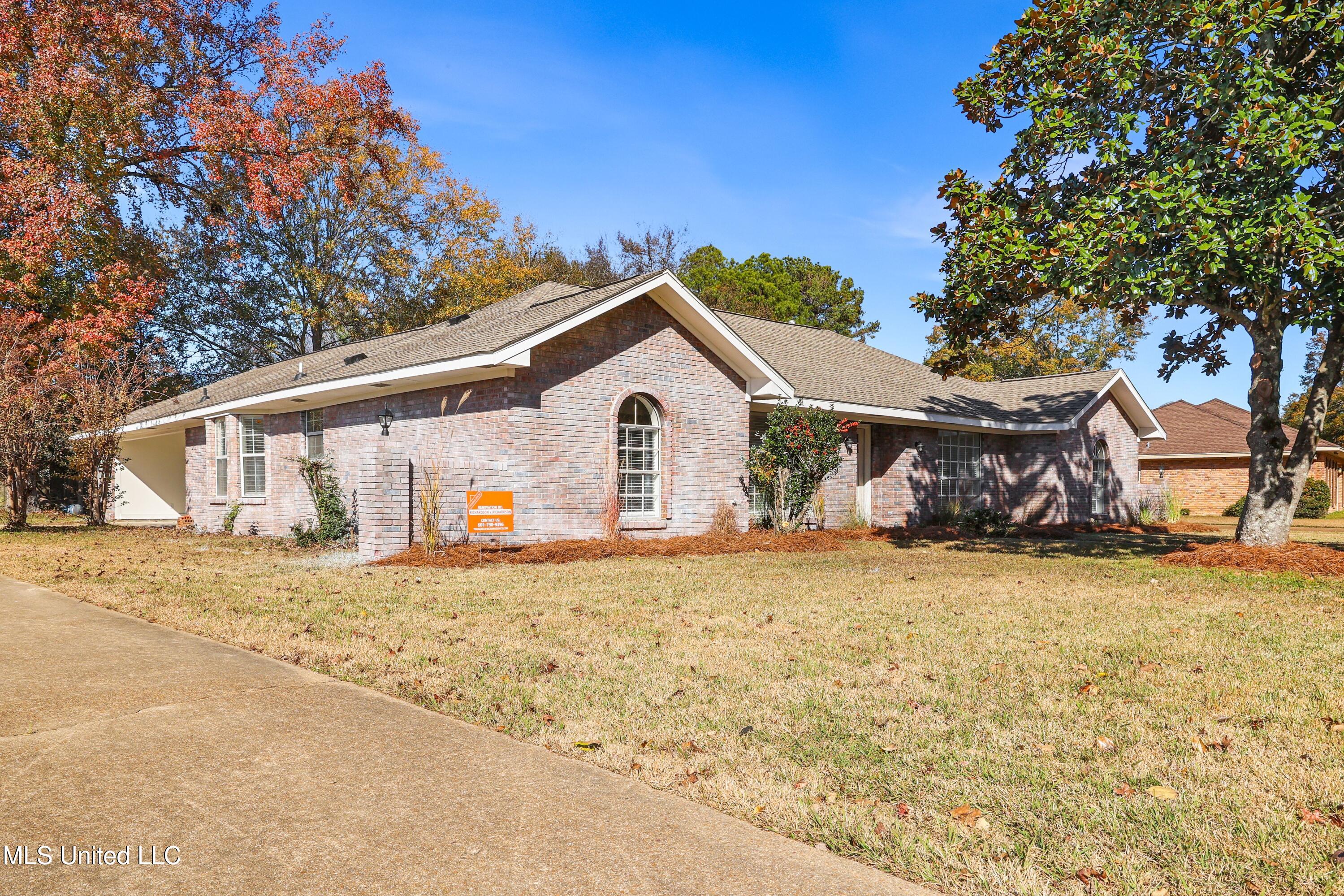 5961 Huntview Drive, Jackson, Mississippi image 4