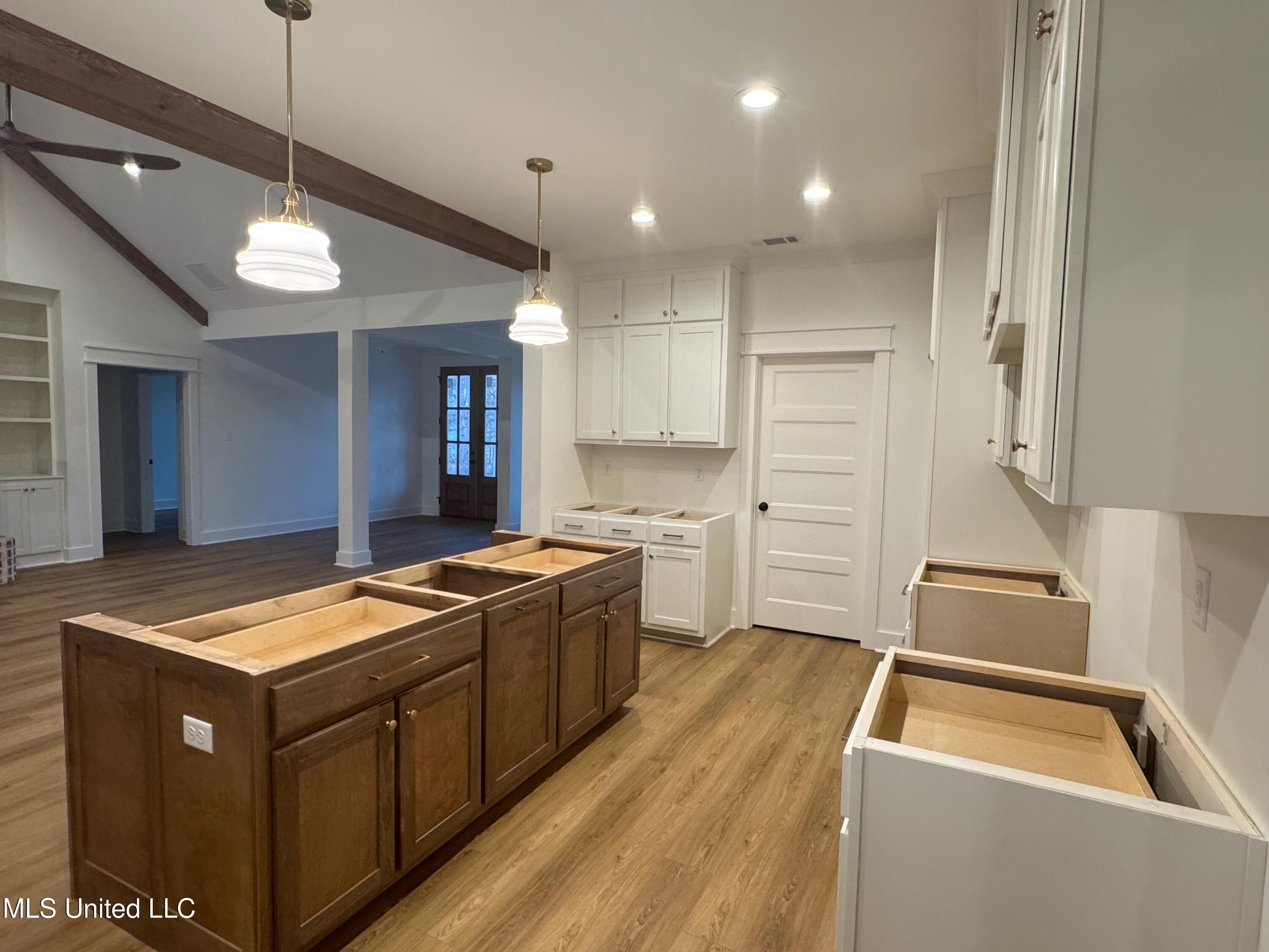 8604 Steven Henry Drive, Hernando, Mississippi image 4