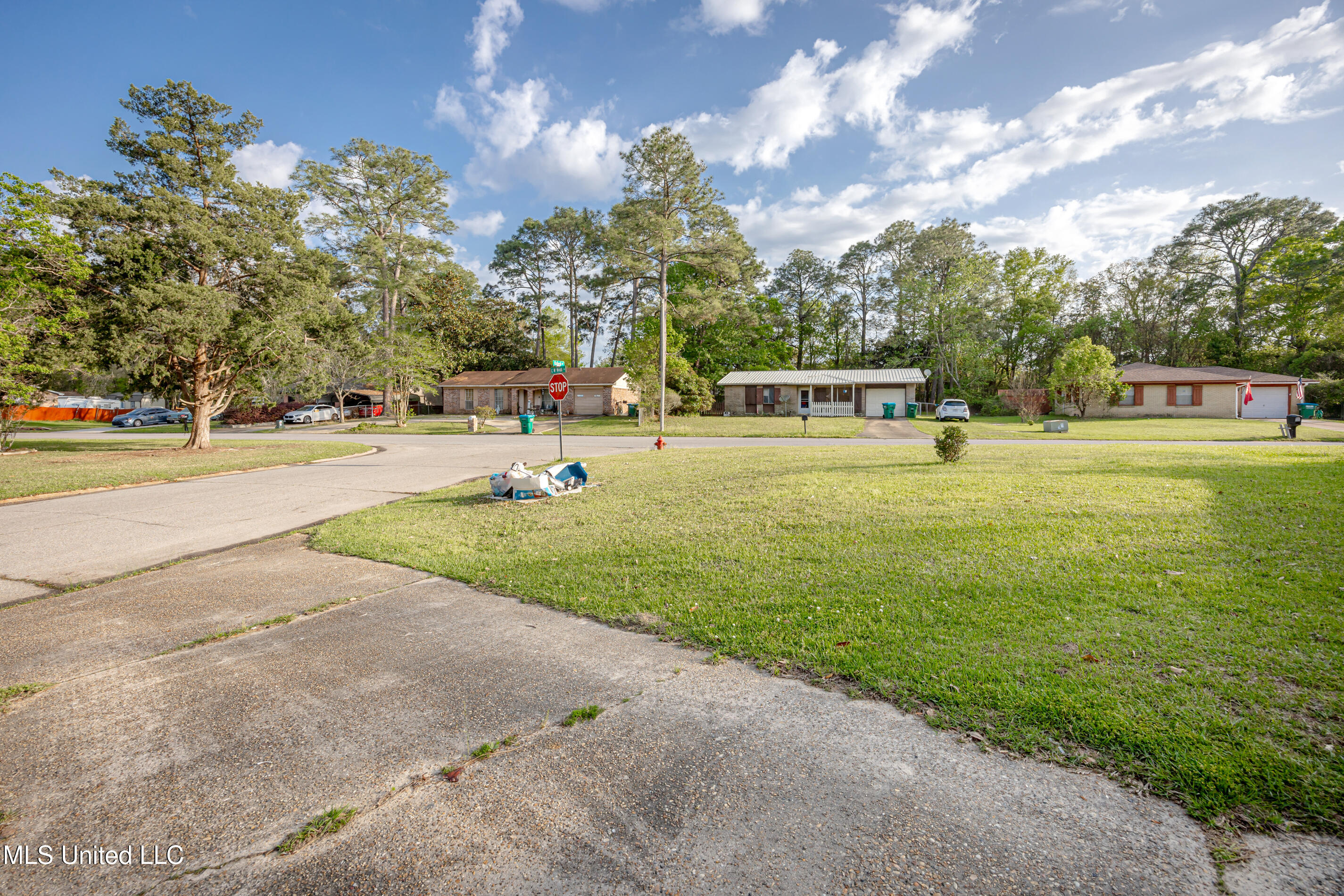 2401 Oxford Drive, Gautier, Mississippi image 37