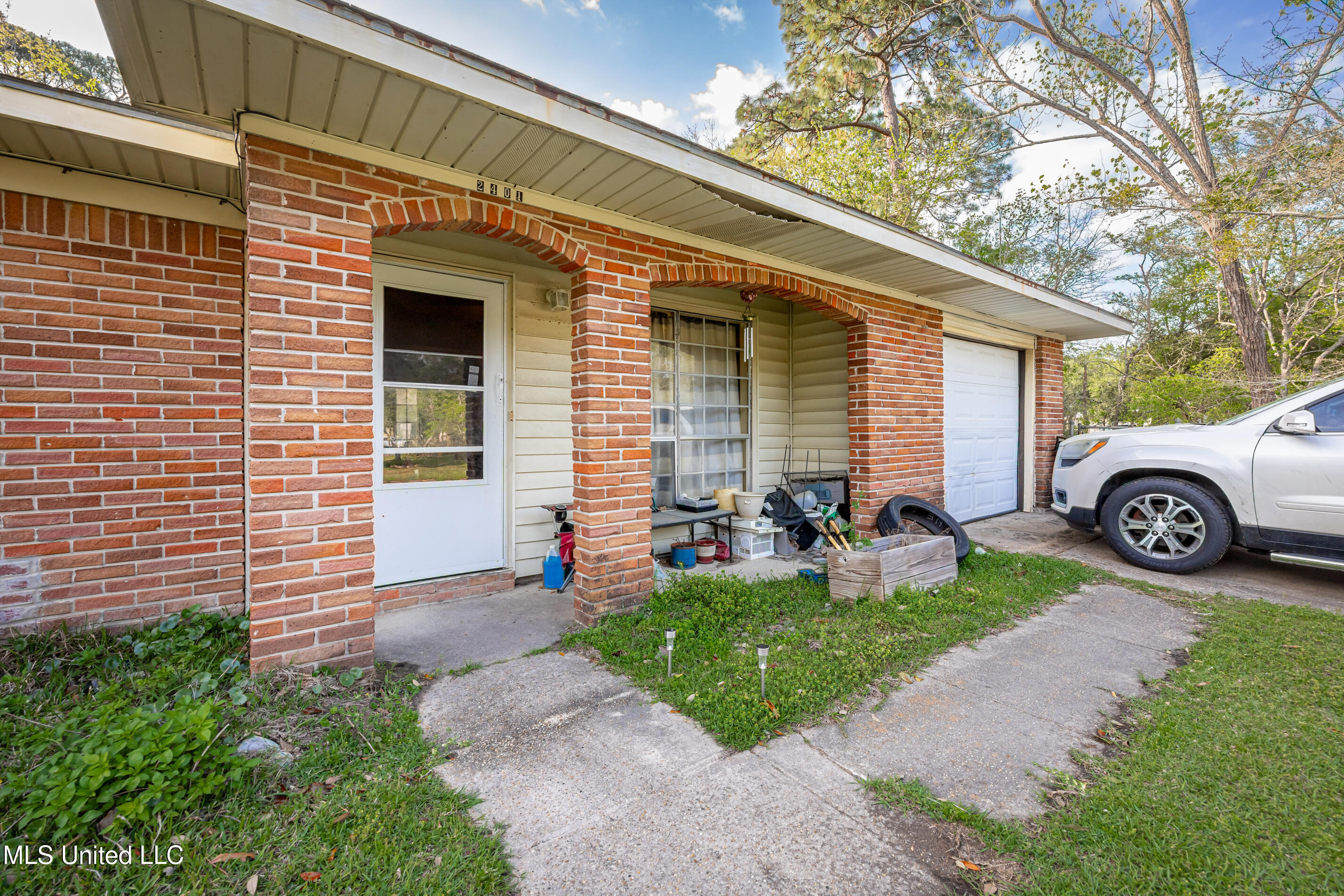 2401 Oxford Drive, Gautier, Mississippi image 6