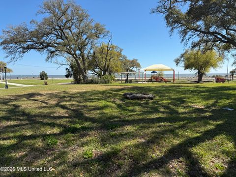 Vacant Land For Sale - 121 Acacia Avenue<br/> Harrison County, Biloxi, MS 39530