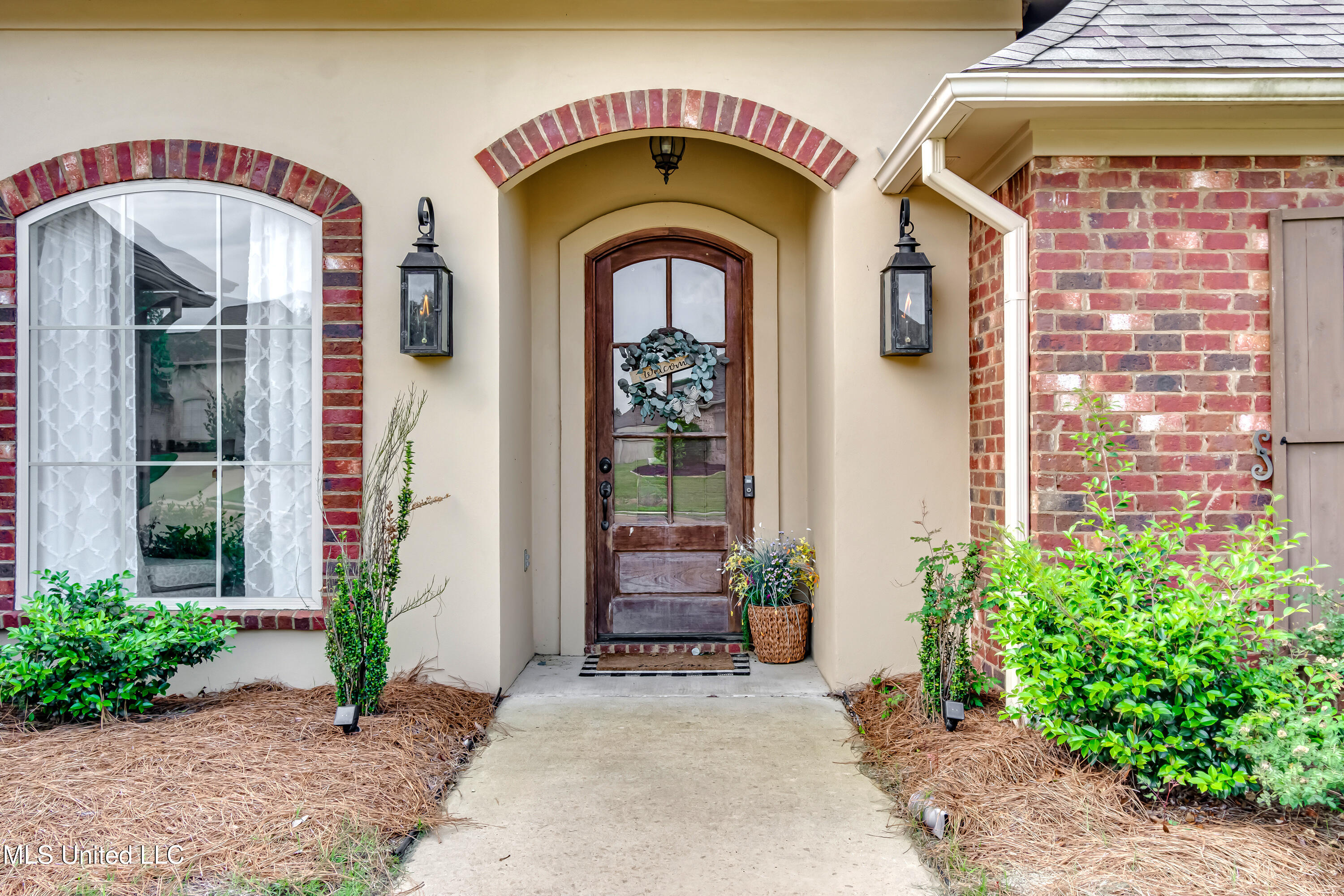 111 Grandwood Drive, Canton, Mississippi image 2