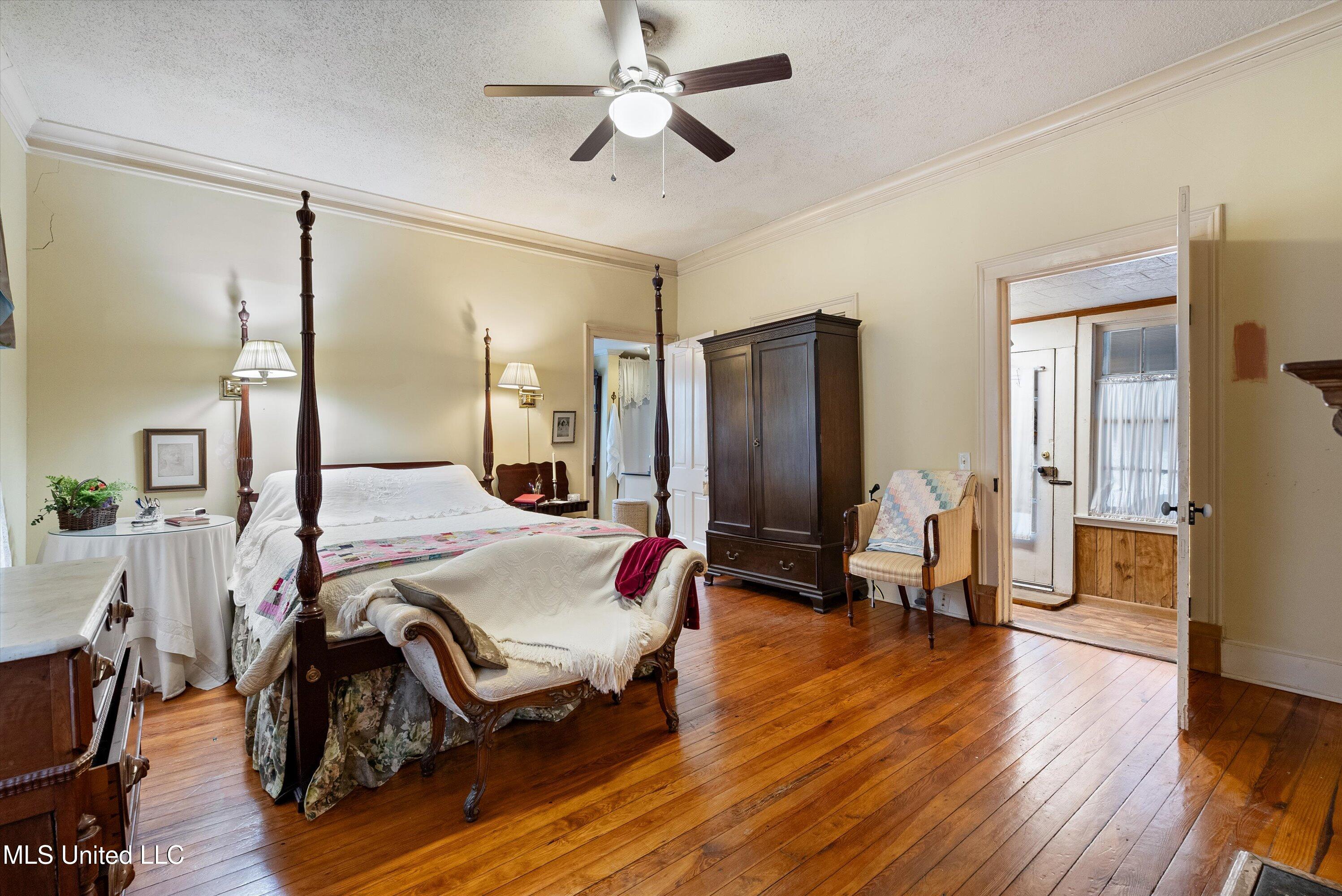 340 E College Avenue, Holly Springs, Mississippi image 19