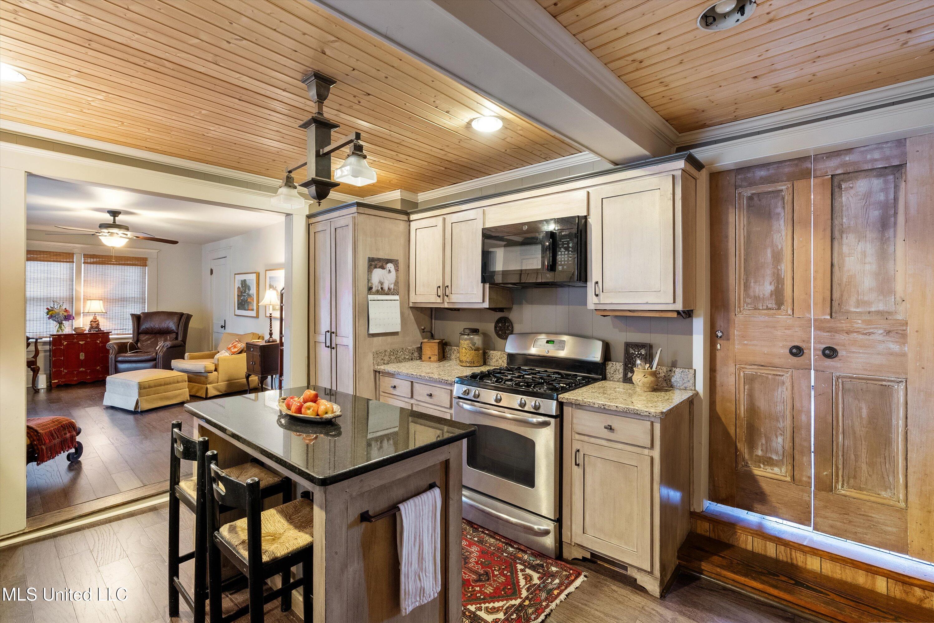 340 E College Avenue, Holly Springs, Mississippi image 10