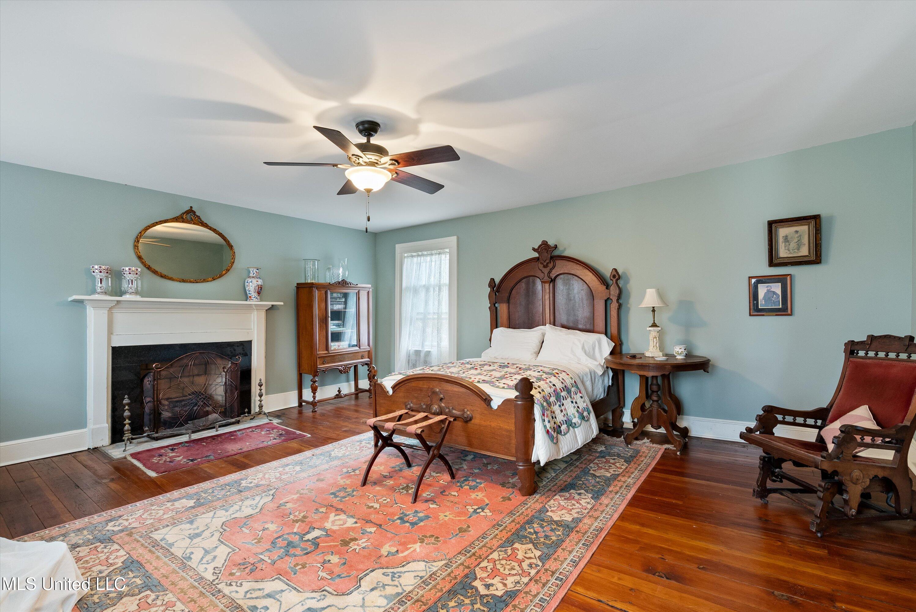 340 E College Avenue, Holly Springs, Mississippi image 25