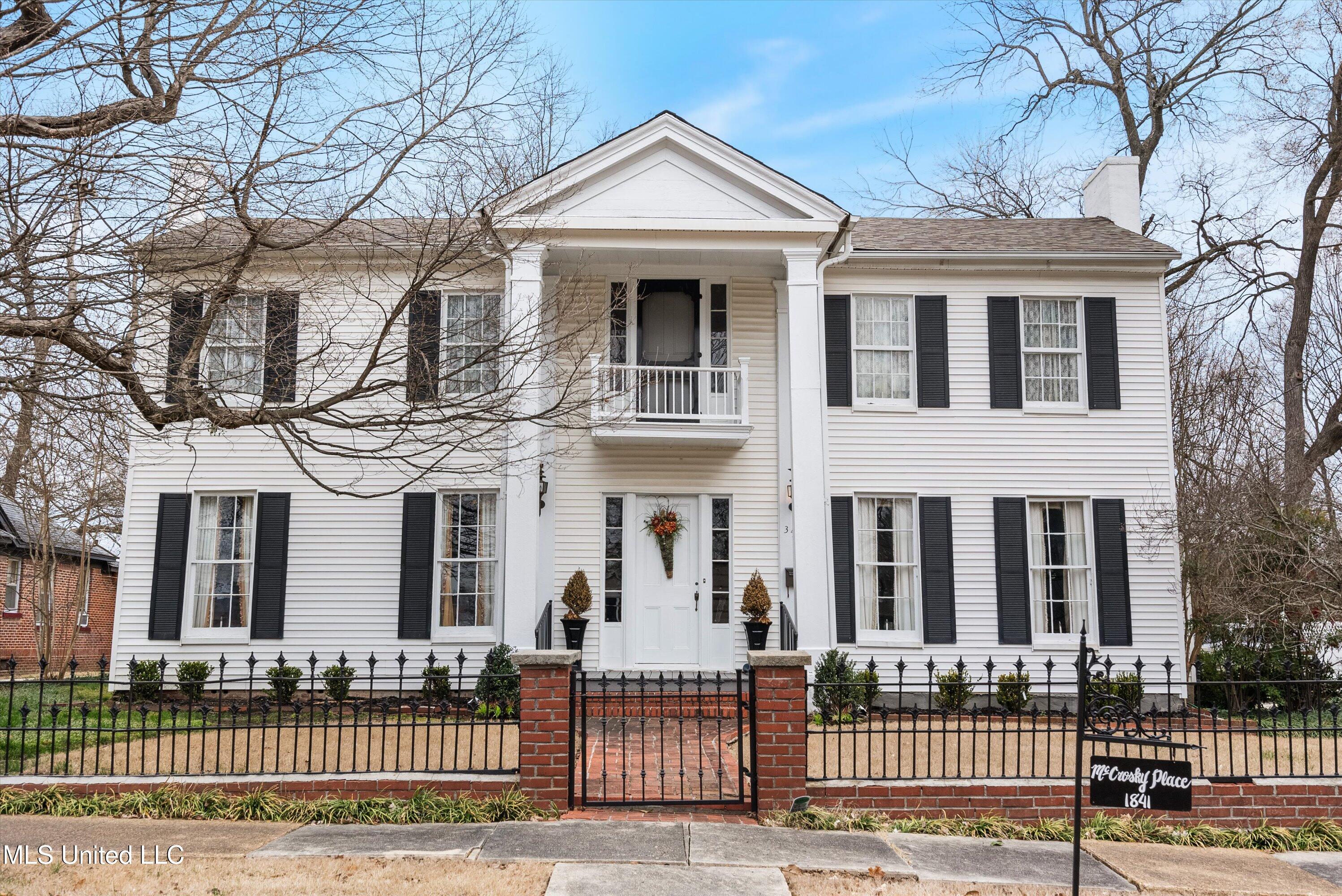 340 E College Avenue, Holly Springs, Mississippi image 1