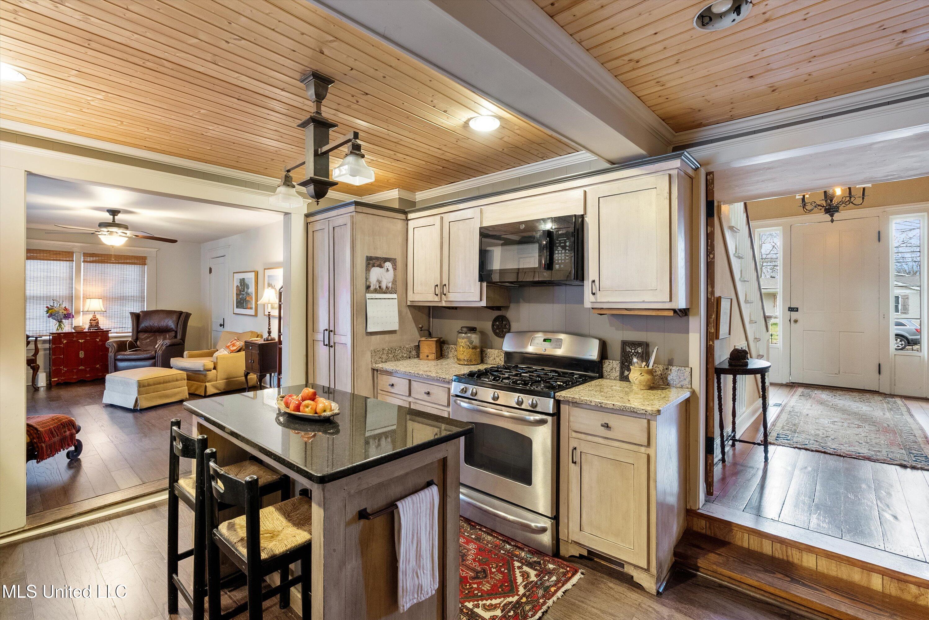340 E College Avenue, Holly Springs, Mississippi image 11
