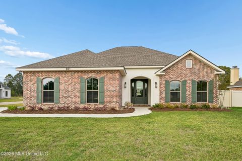 Homes For Sale - 501 Pemberton Place<br/> Picayune, MS 39466