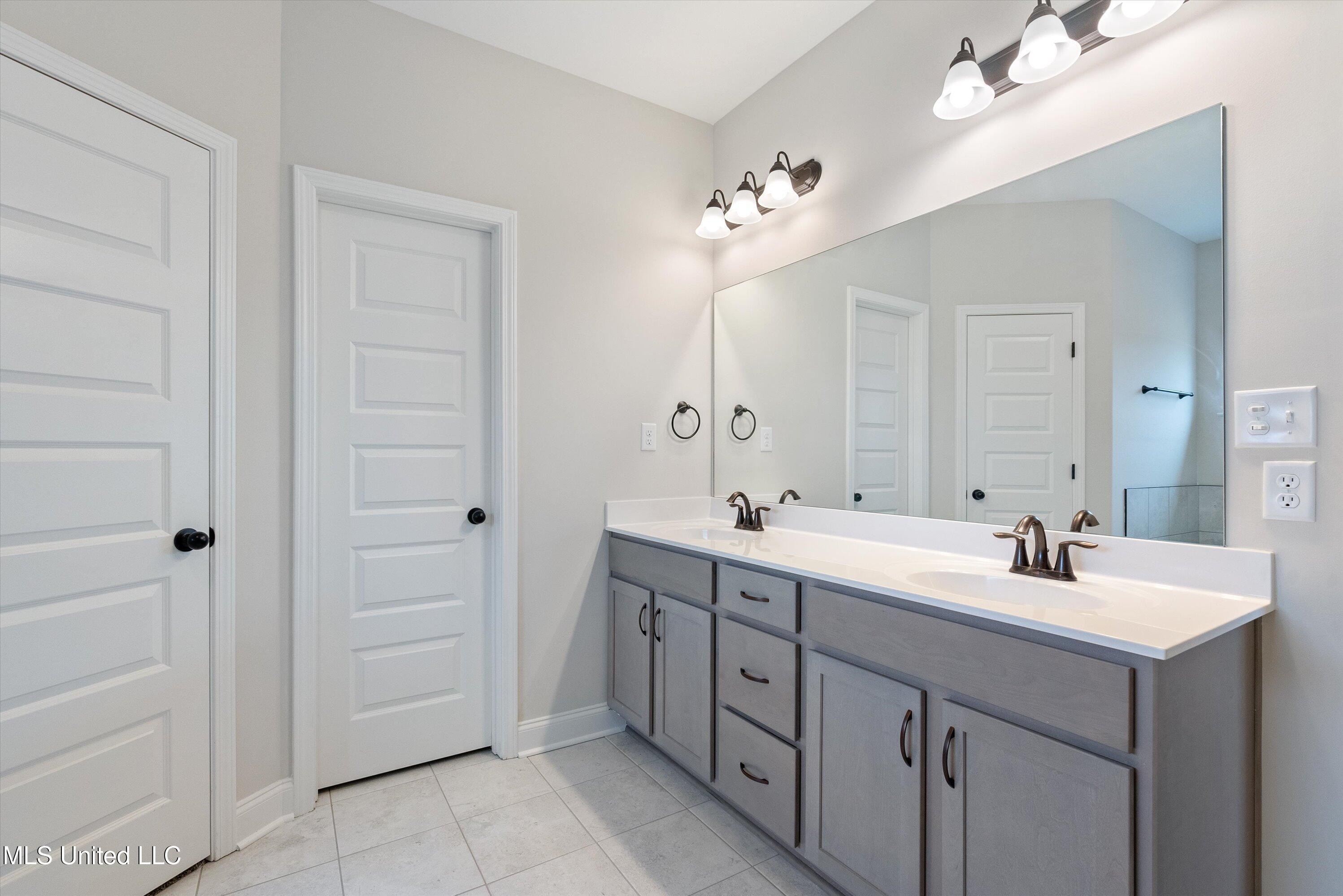 3762 Roland Drive, Southaven, Mississippi image 18
