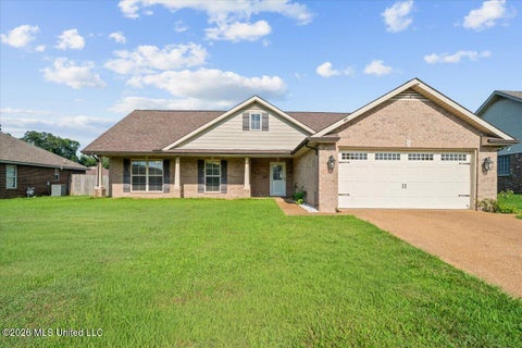 Homes For Sale - 7744 Woodridge Drive<br/> Desoto County, Southaven, MS 38672