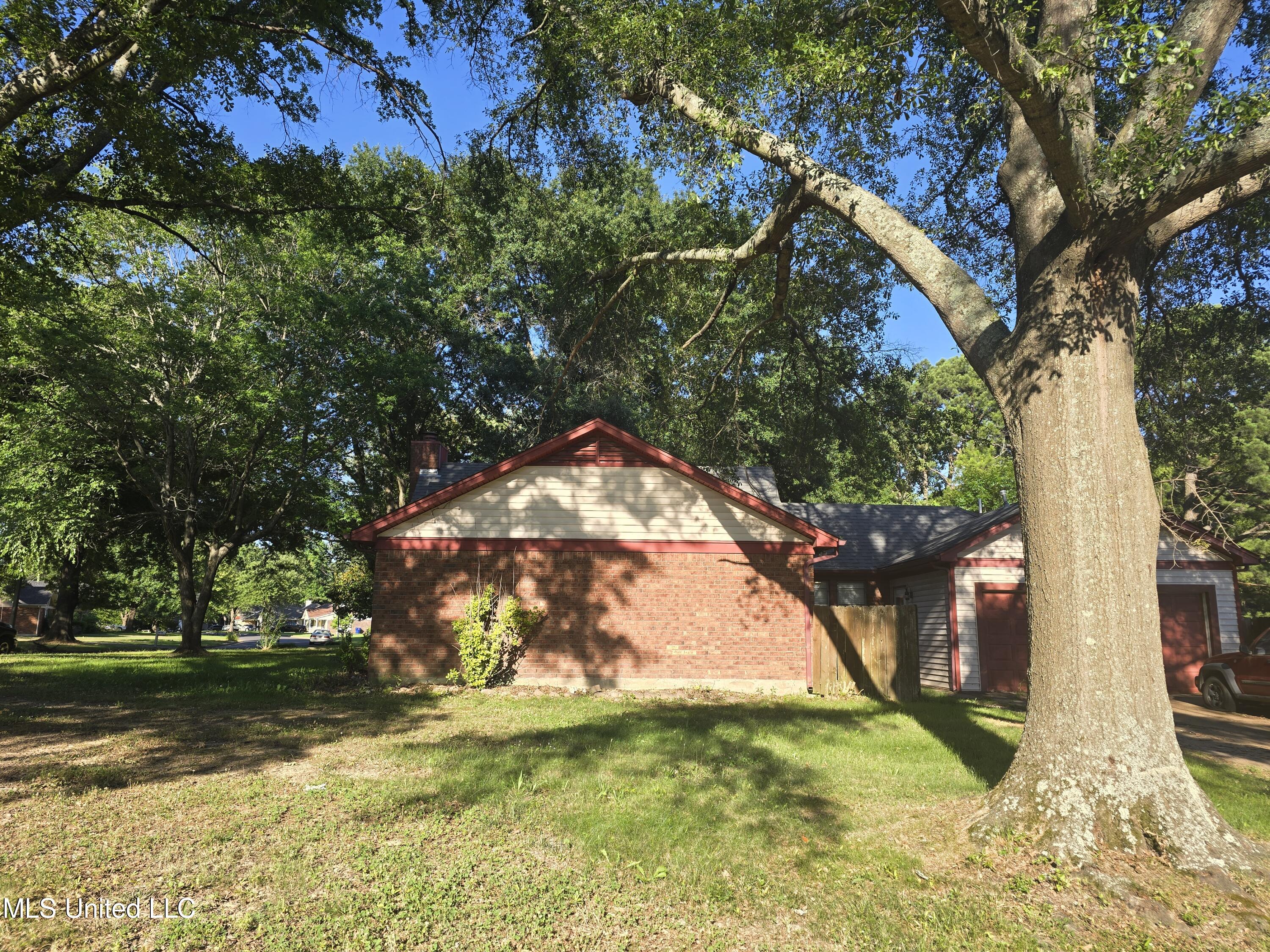 6861 River Birch Road, Walls, Mississippi image 3