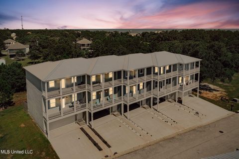 Townhouse in Long Beach MS 81 Oak Alley Lane.jpg